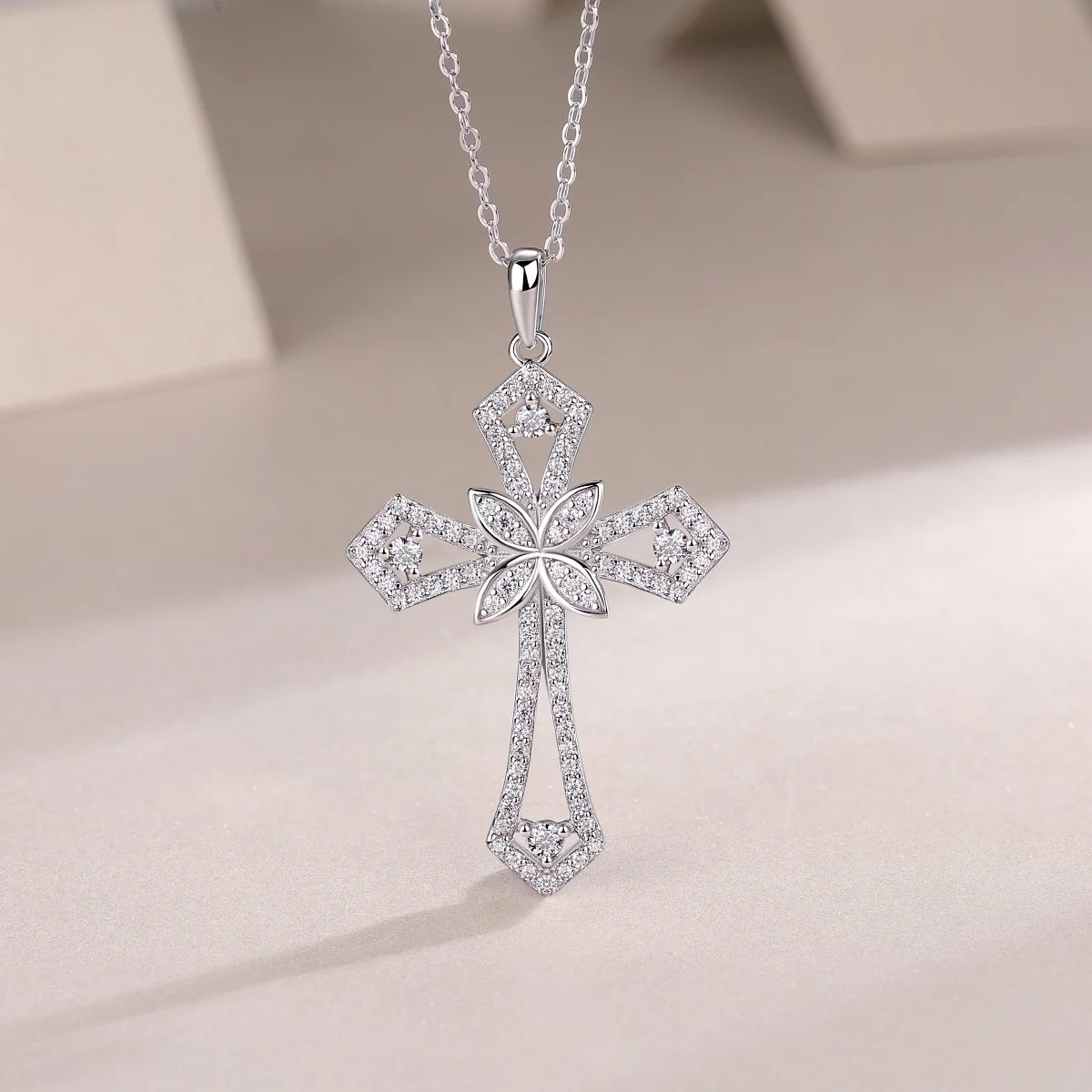 💎 Ornate Pavé Cross Pendant