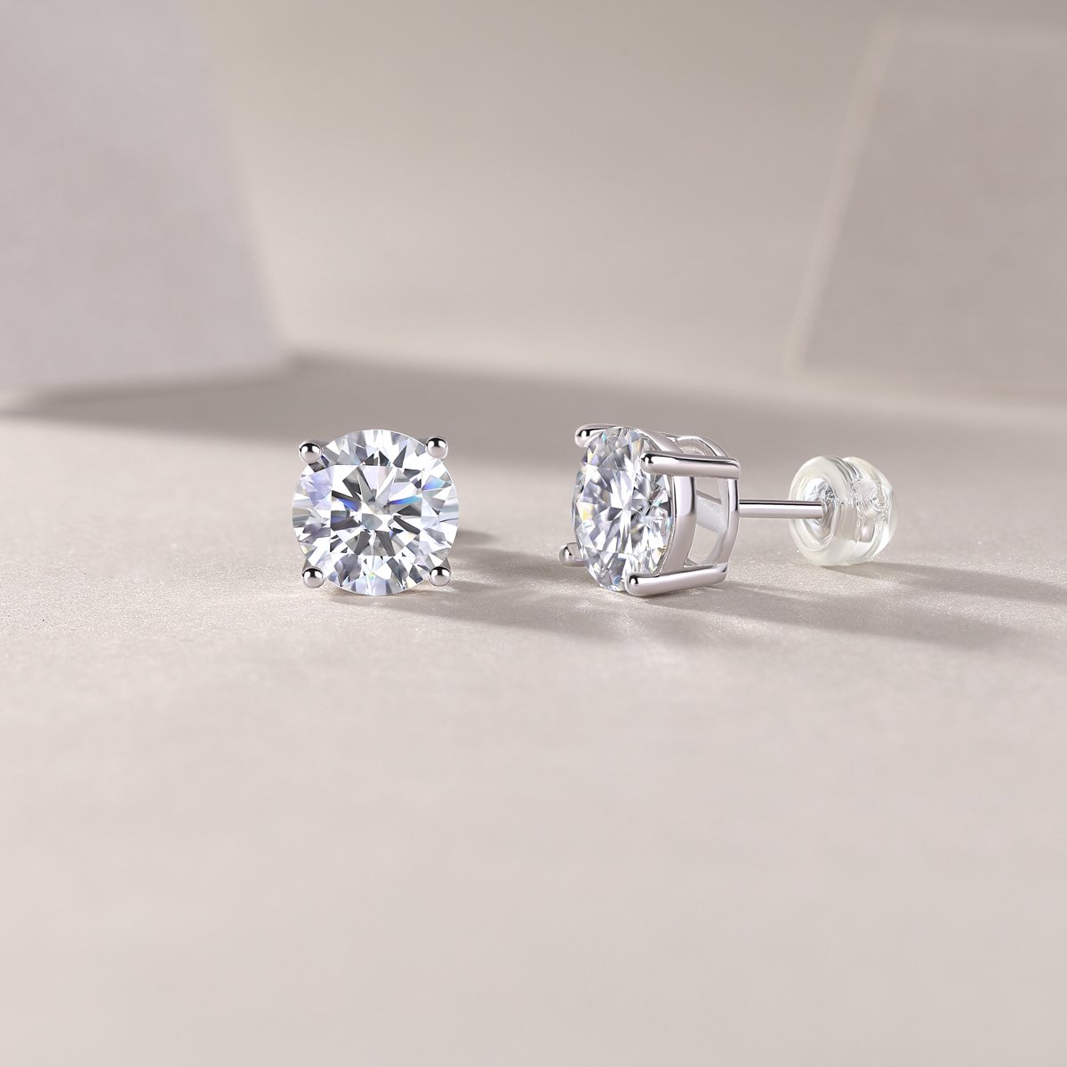 💎 Classic Four-Prong Solitaire Studs