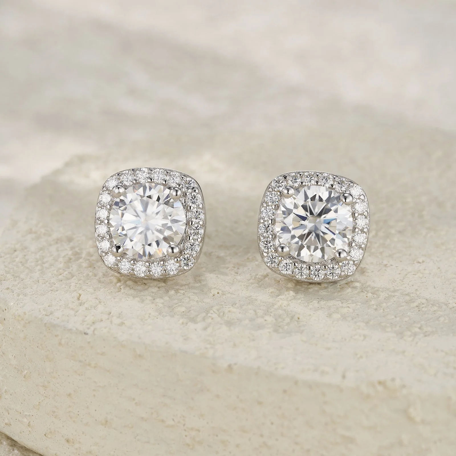 💎 Round Brilliant Cushion Halo Stud Earrings