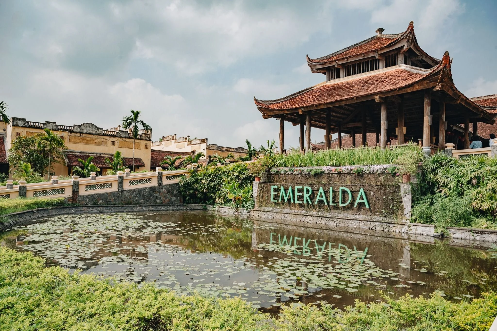 cong-vao-emeralda-ninh-binh.jpg