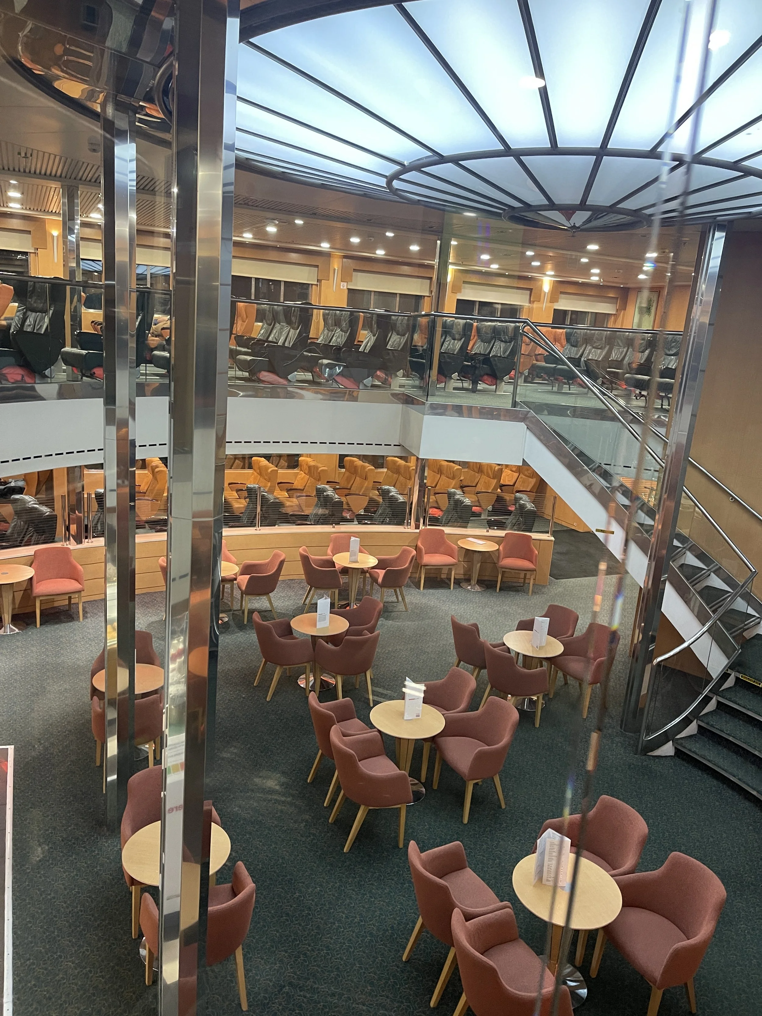 Lge ferry lounge area.JPG