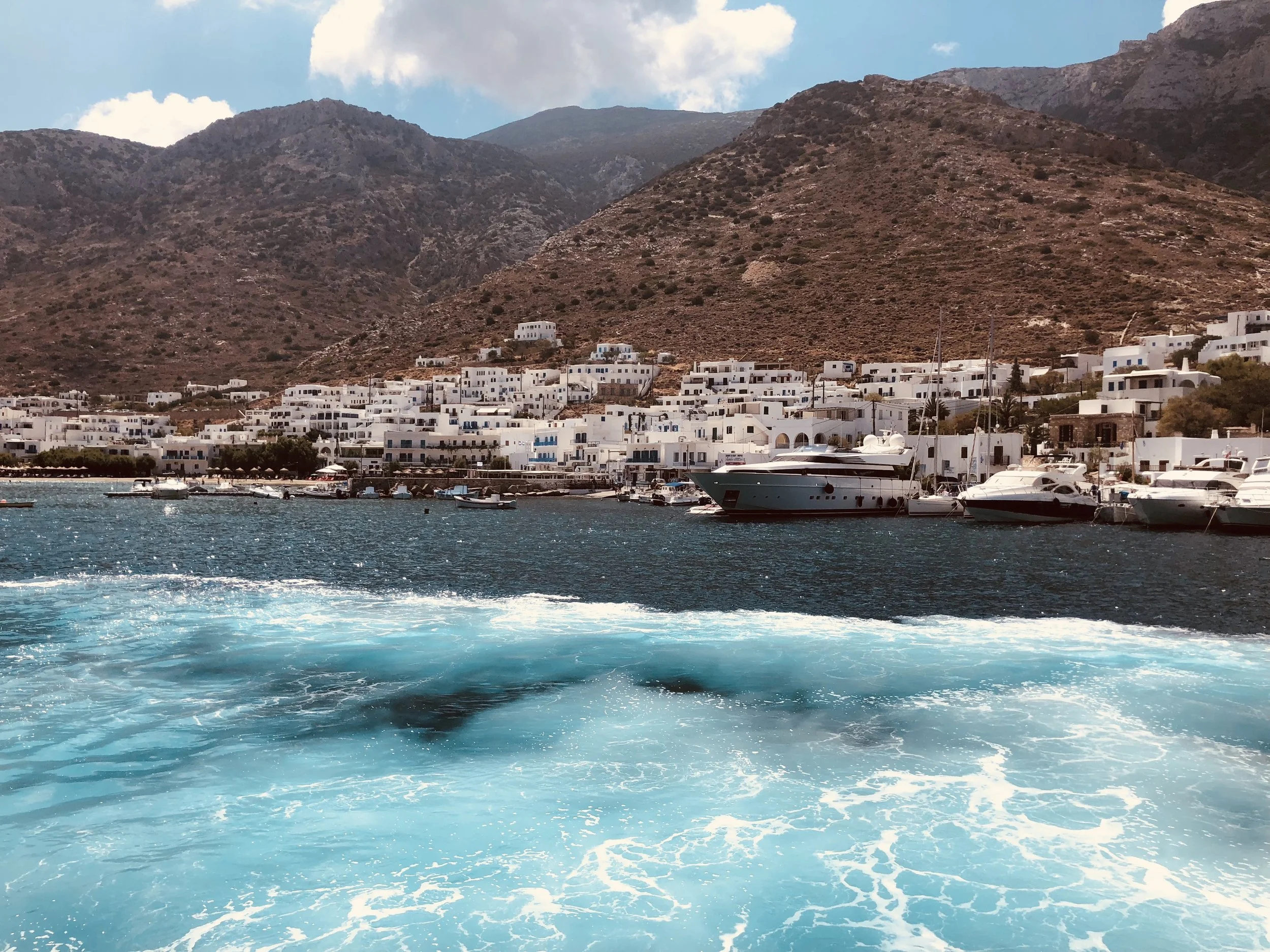 Wake leaving Sifnos.jpeg