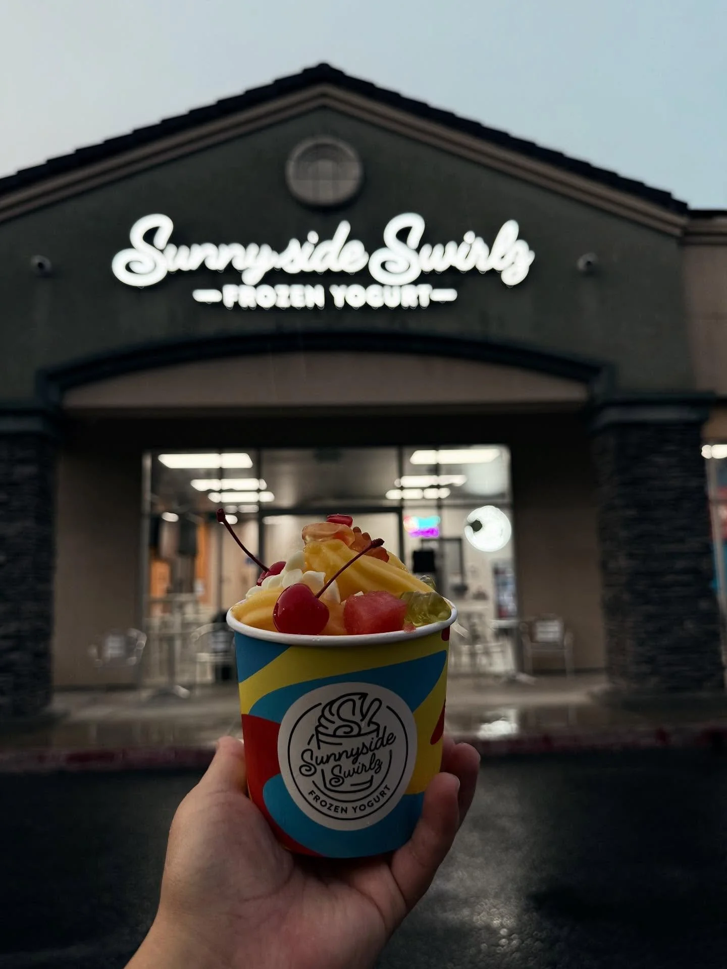Froyo in the rain? Trust us&mdash;it&rsquo;s a vibe you need to try! 🌧🍦✨

#sunnysideswirlz #froyo #frozenyogurt #fresno #sunnysidefresno #rainingday☔