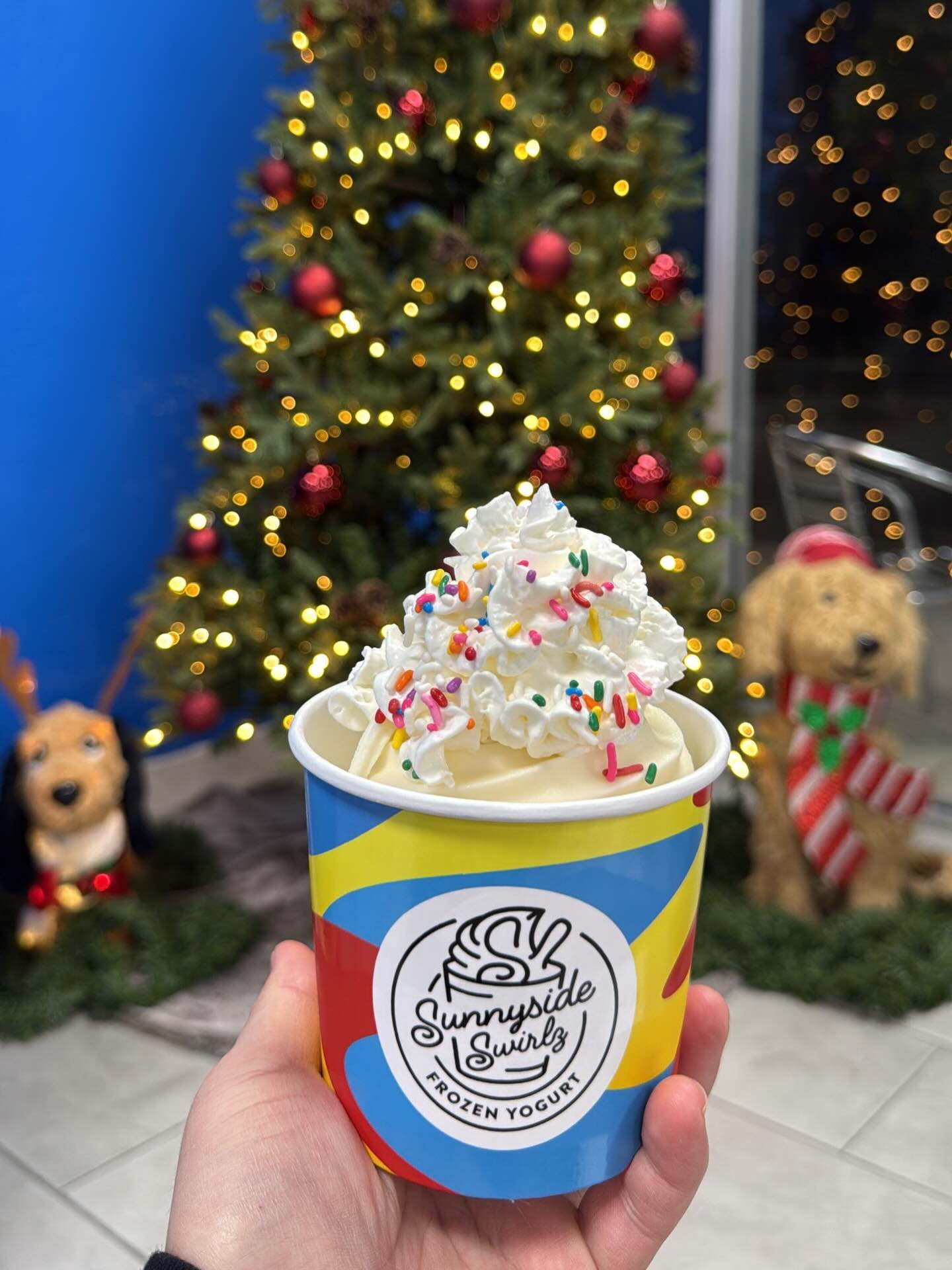 ✨❄️ Happy Holidays from Sunnyside Swirlz! ❄️✨
We&rsquo;re celebrating the sweetest season of the year with cozy vibes, cheerful swirls, and all the festive flavors you love. 🎄🍦❤️

Whether you&rsquo;re stopping by for a holiday treat or sharing a sw