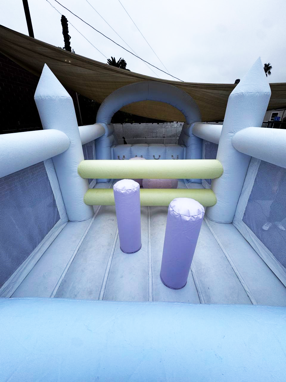 21-Zephyr-25Ft-Bounce-Castle-House-Slider-----3.png