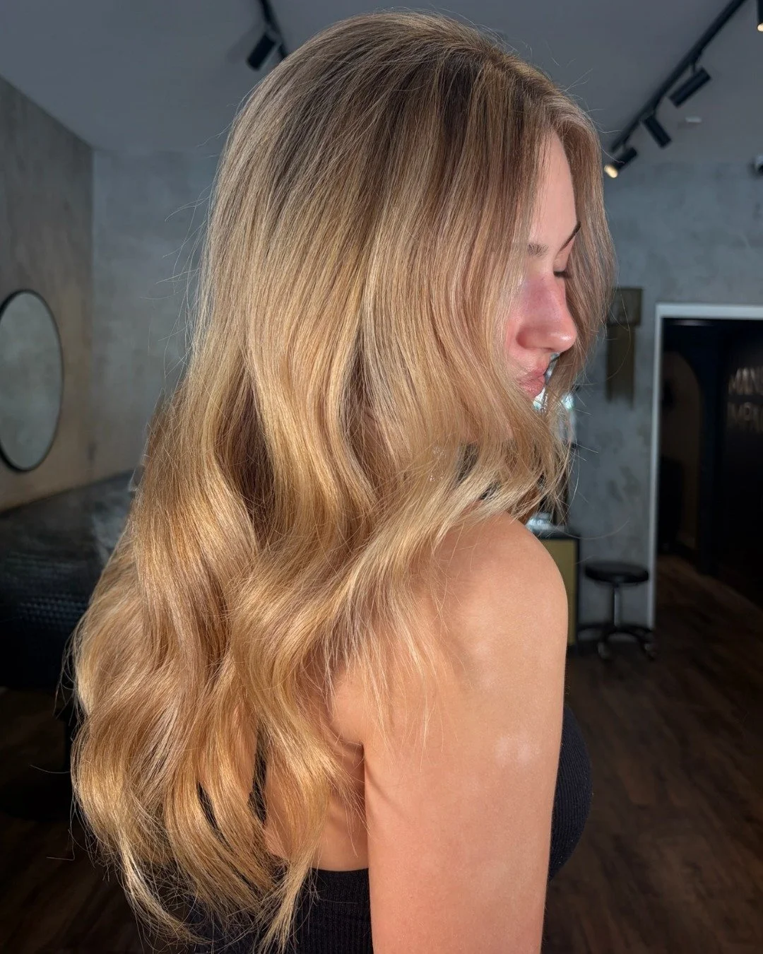 as beautiful as the sunset in the northern beaches on a warm summer night...
ㅤ
A LOVELY GOLDEN BLONDE 🌟
ㅤ

ㅤ

ㅤ

ㅤ

ㅤ

ㅤ

🏷️- Luxury hair salon Fairlight, Northern Beaches hairdresser, lived-in blonde expert, custom colour, sustainable salon, healt