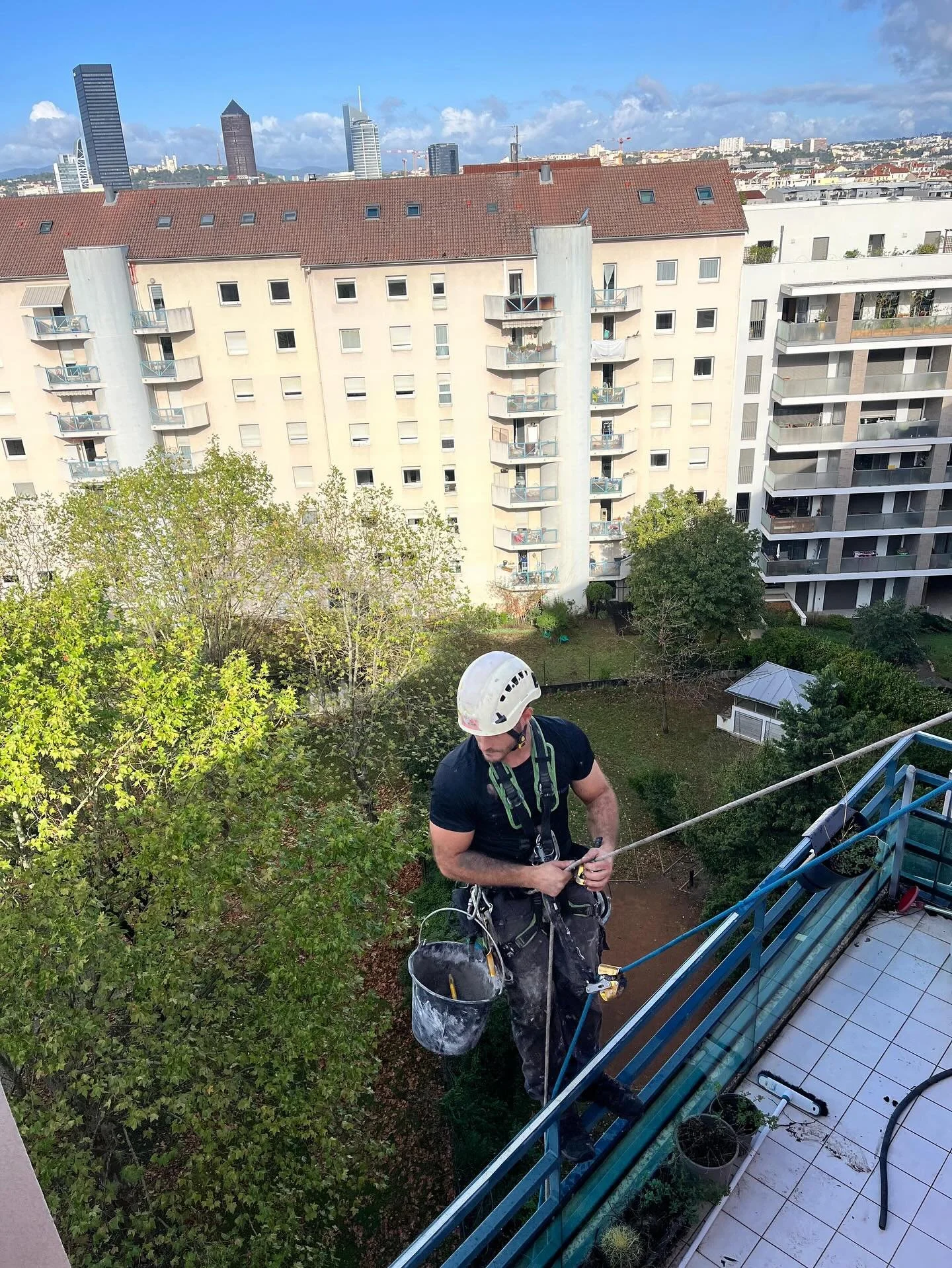 Chaque jour, un bureau diff&eacute;rent&hellip; et parfois, il offre un lever de soleil inoubliable. 
Il y a pire comme bureau.
#TravailEnExt&eacute;rieur #LeverDeSoleil #M&eacute;tierPassion