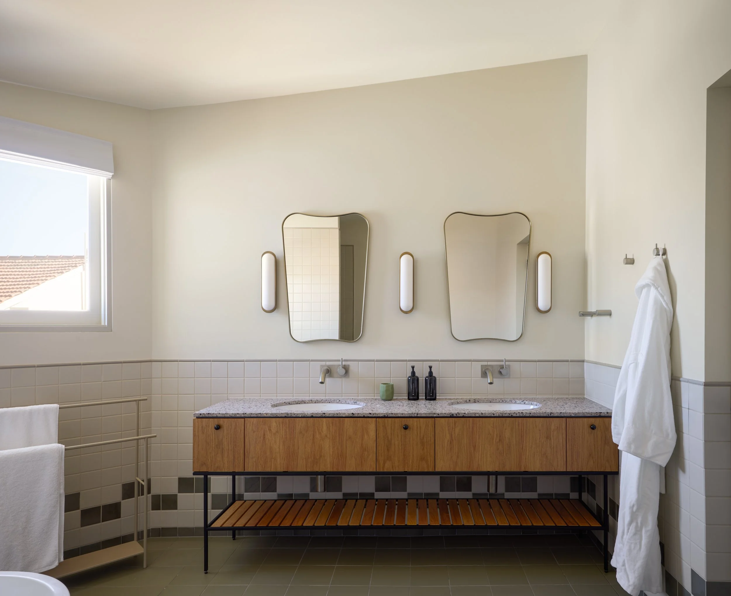 Jenna French_Owston Hotel 11b.jpg