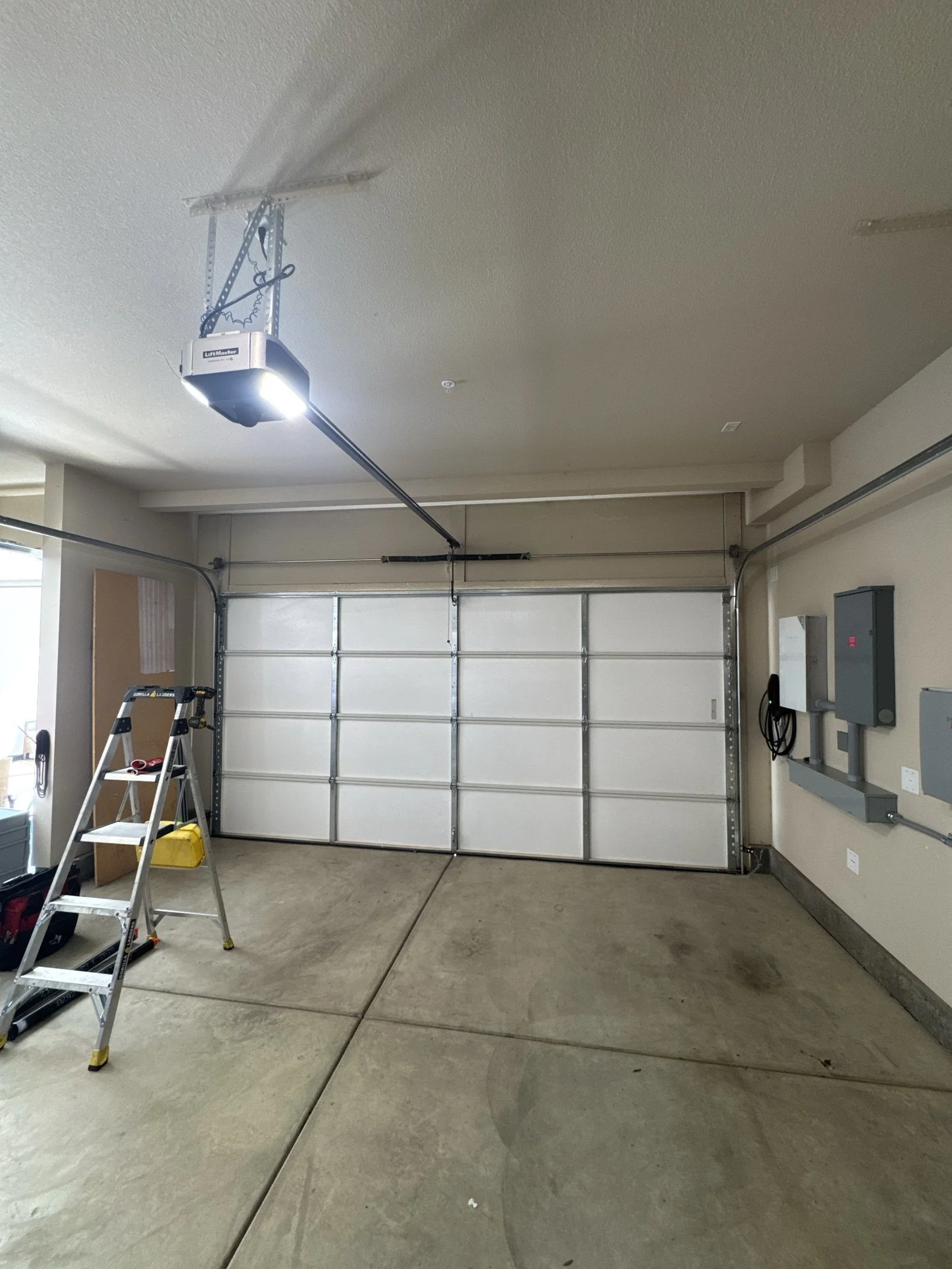 How Much Does Garage Door Repair Cost in Sacramento?