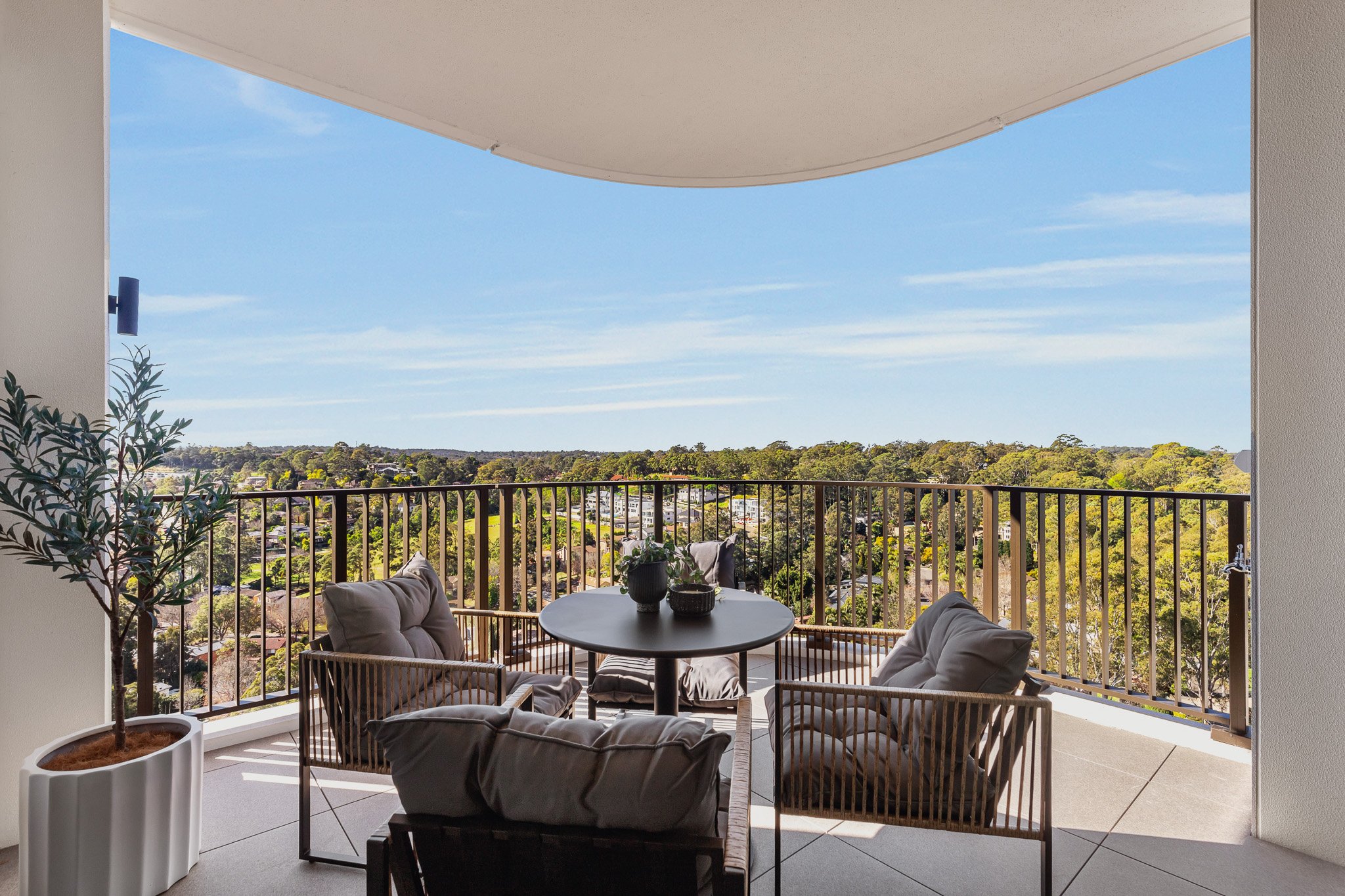 8 Garthowen Crescent Castle Hill-15.jpg