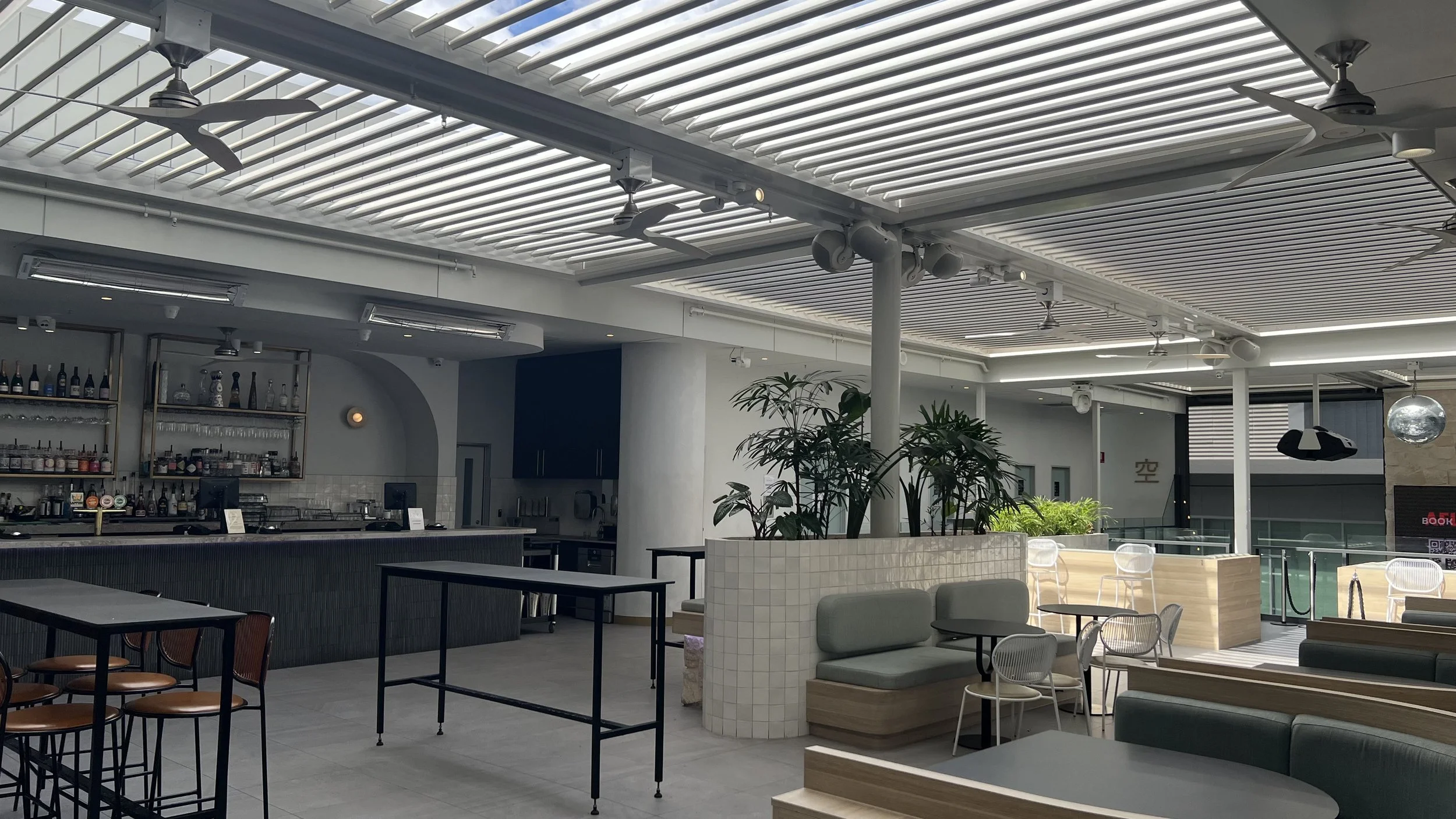 L10 ROOFTOP BAR