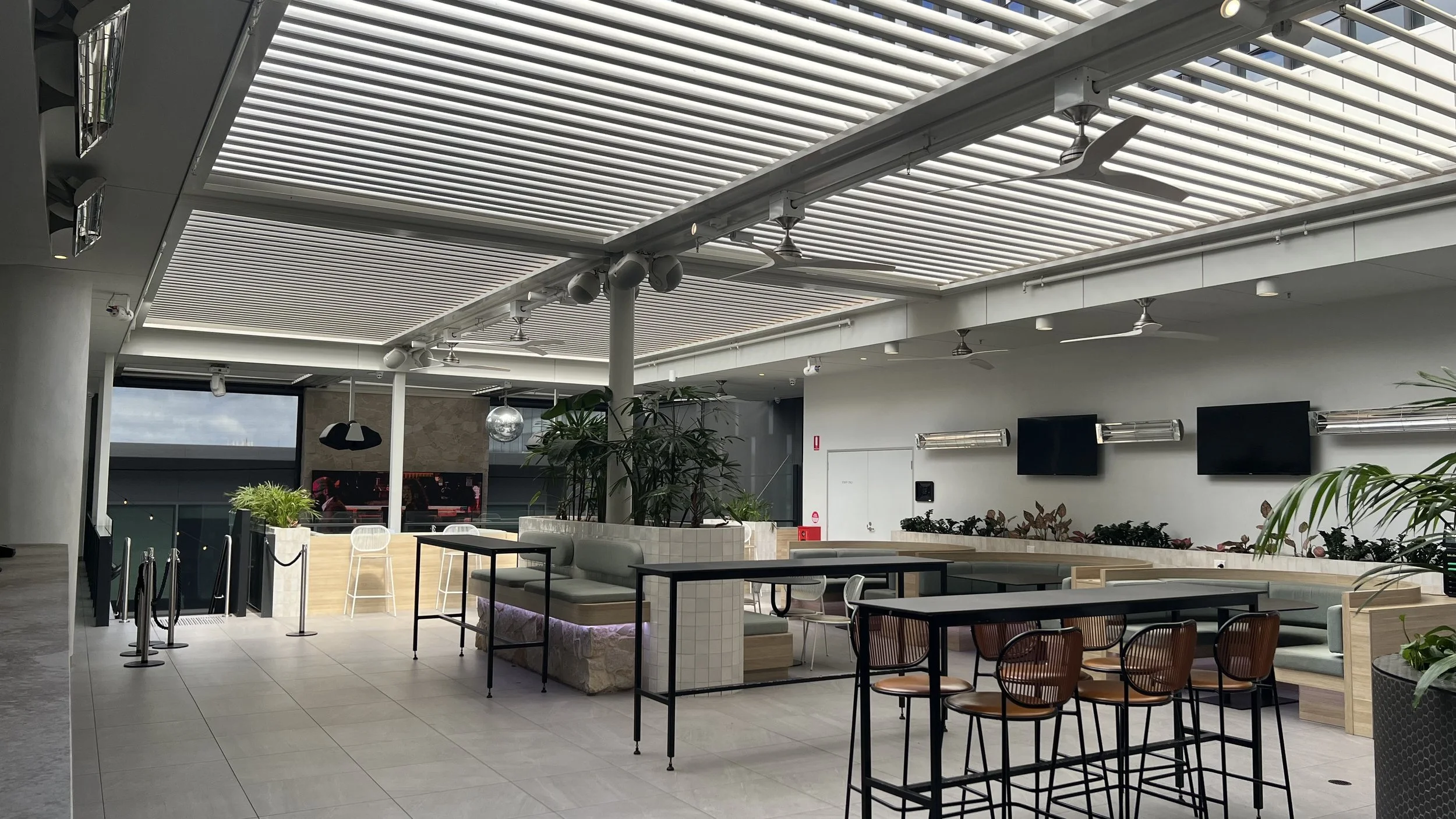 L10 ROOFTOP BAR