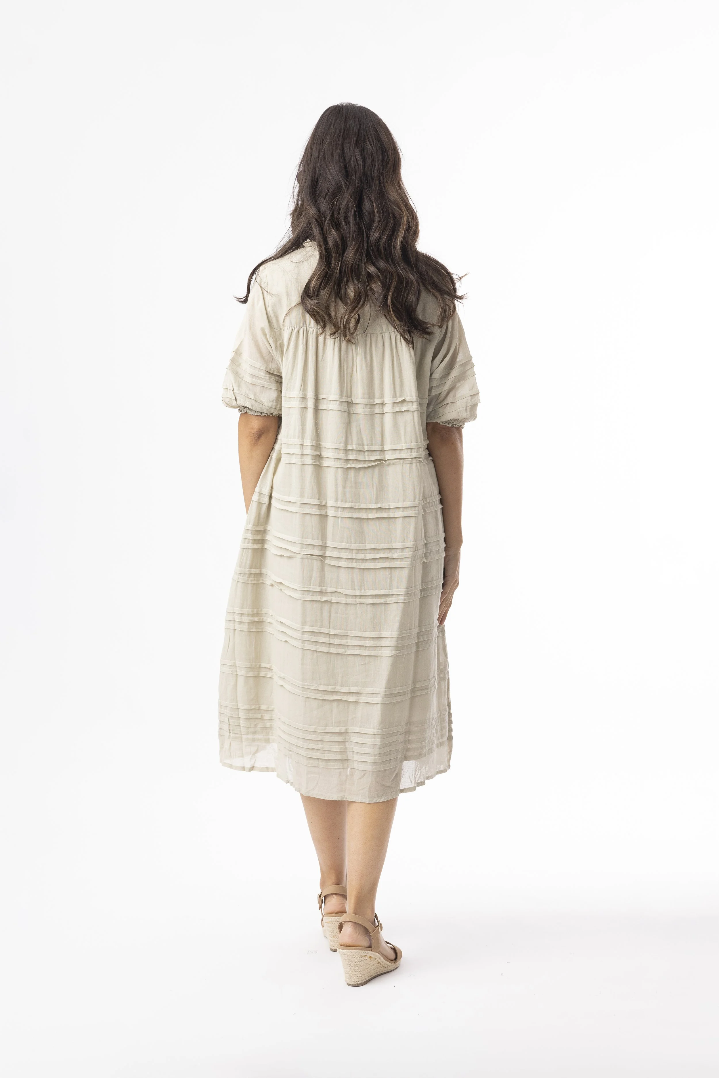 51908 Pleated Sand BACK.jpg