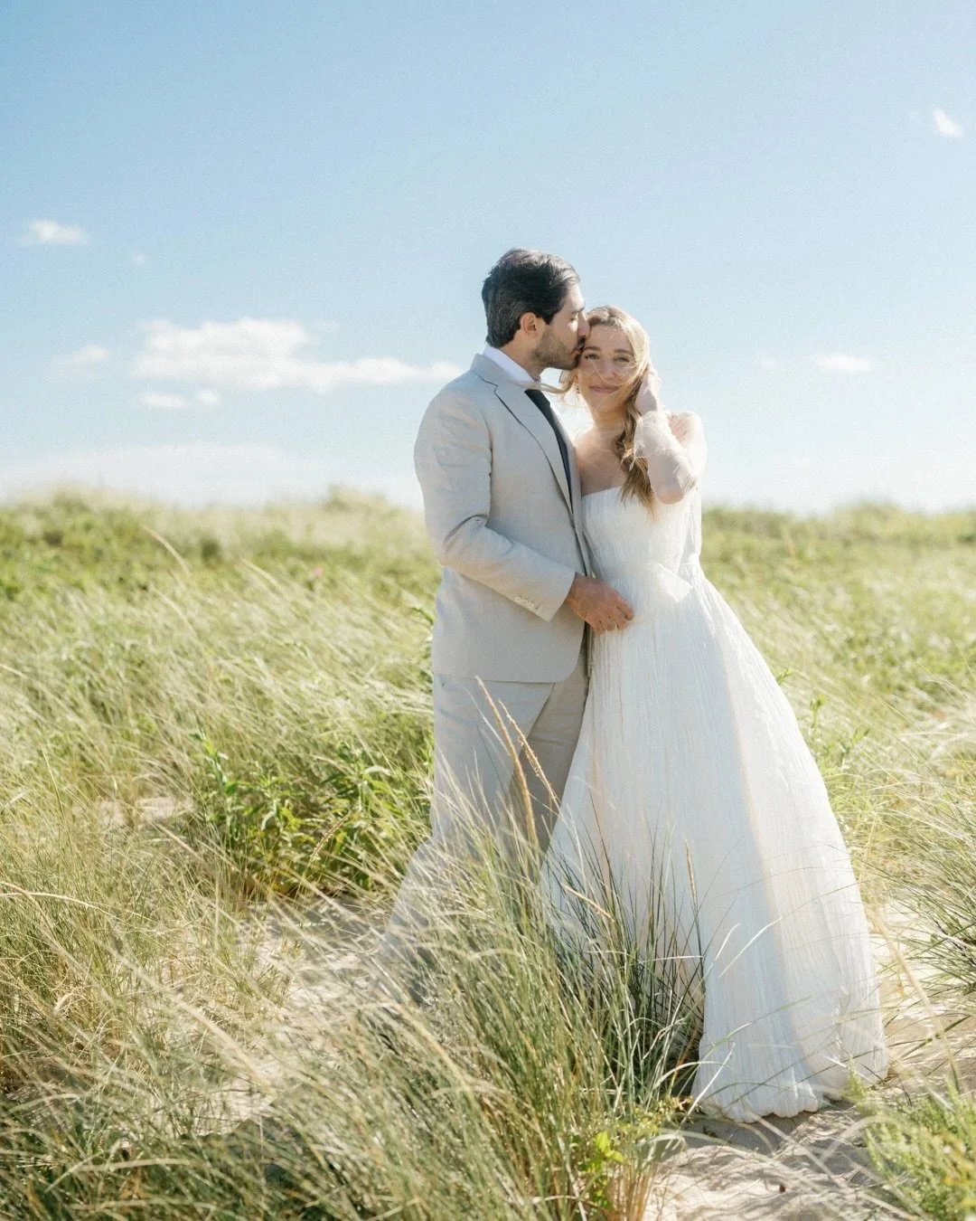 Julia & Michael x Sag Harbor
@allisonaronnecompany 
@lebilboquetsagharbor 
@daniellefrankelstudio 
@glamgoneviral 
@arthurgolabekflowers 
@theweddingartistsco 
-
-
-
-
#weddingphotography #weddingphotography #brideandgroom #wedding #weddingdre