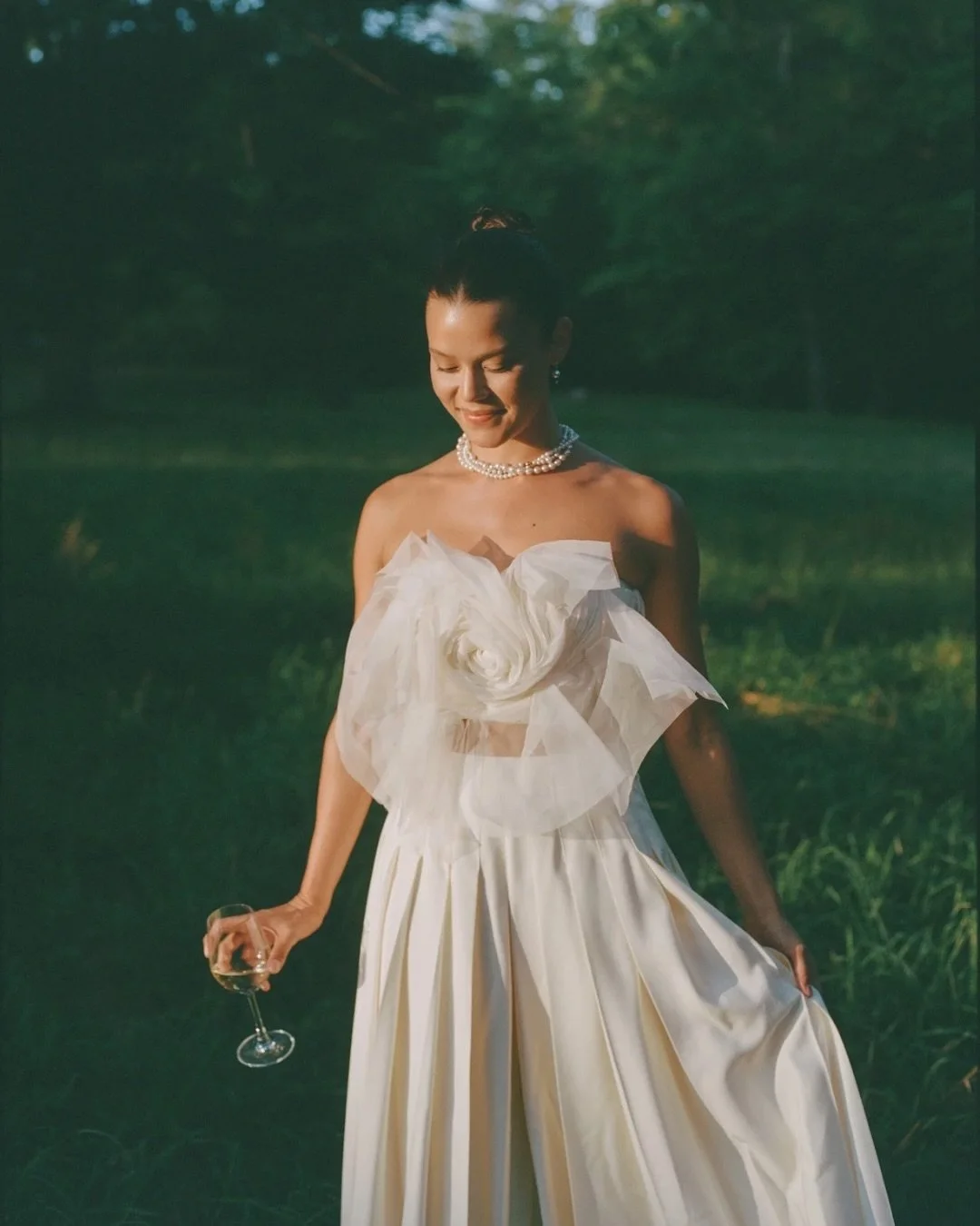 Mimi in the sun ☀️

@wandereventdesign 
@theweddingartistsco 
@daniellefrankelbride 
@markingramatelier 
@figandsquill 
@agencyeightstylist 
@veronicavelezmakeup 
@mimitompkins