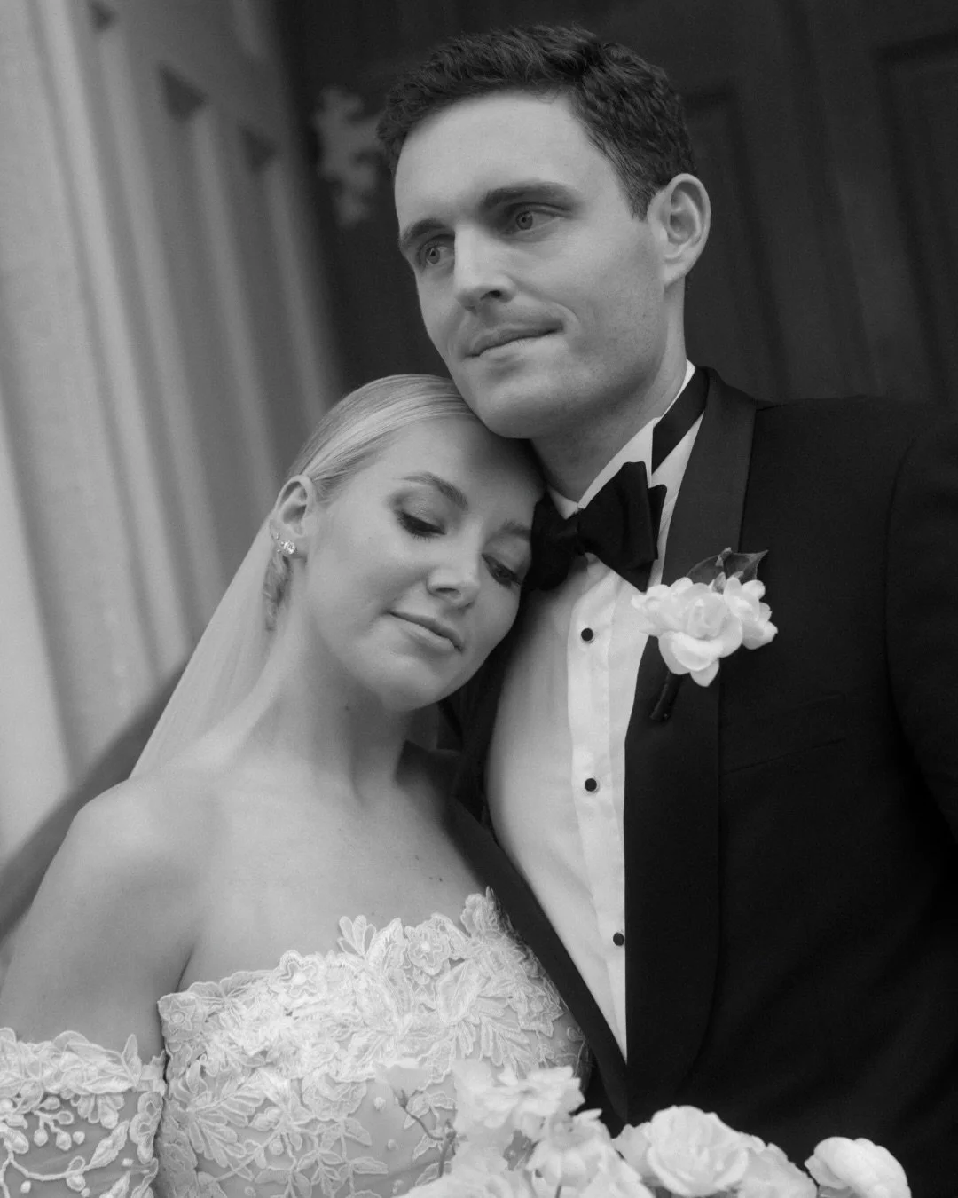 A night to remember with B&amp;W

Thank you @kiranandleigh ⭐️
@theweddingartistsco 
@grodesigns 
@gabriellehurwitz 
@bowiehouseauberge 
@annalord