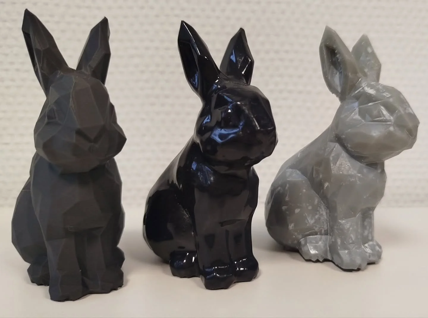 Un mod&egrave;le, trois niveaux de finition.
Parce que chaque projet a des exigences diff&eacute;rentes, je propose la r&eacute;ponse la plus coh&eacute;rente.
c'est ici que le sur mesure trouve sa principale force, dans le conseil, l'accompagnement.