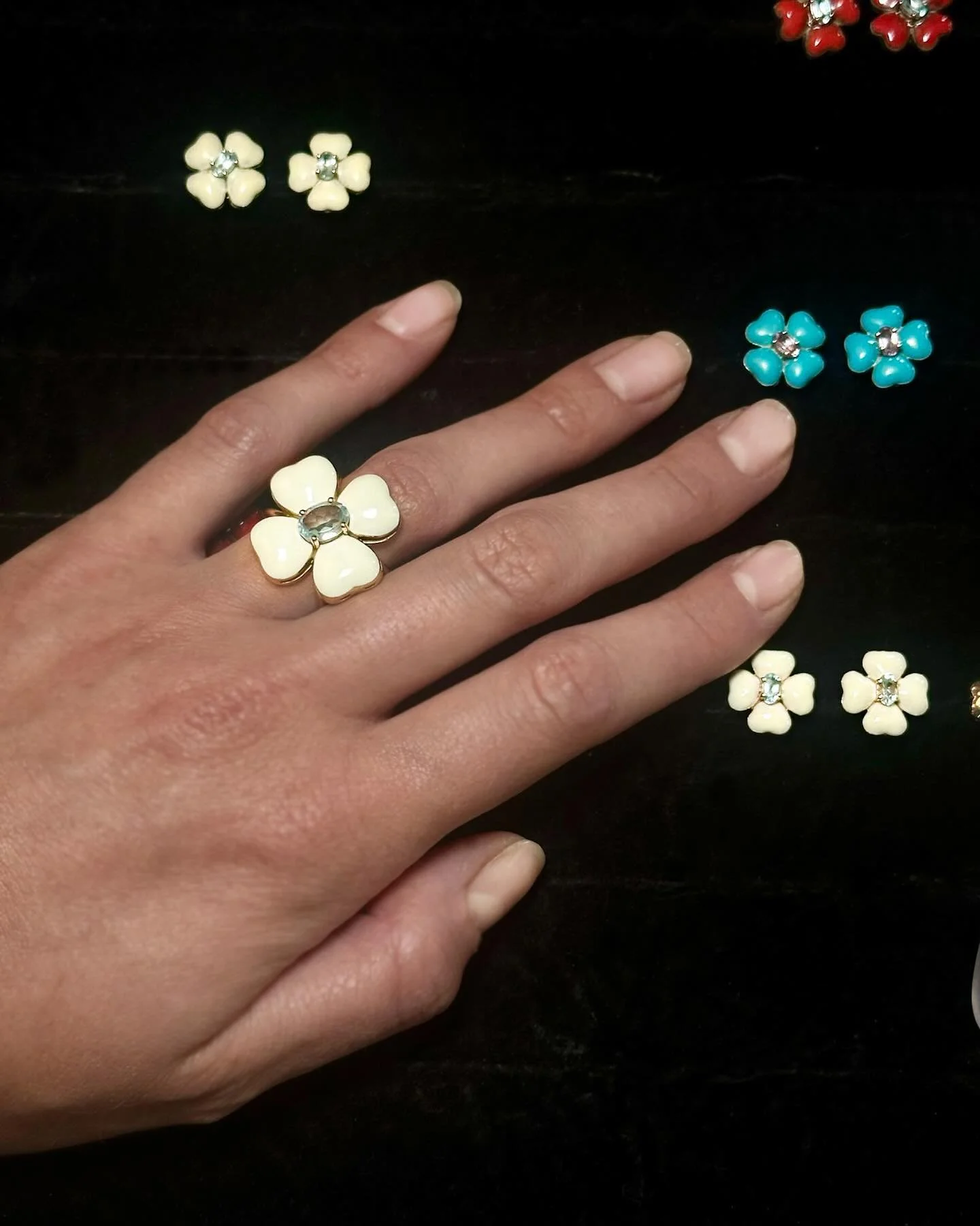 Welcome to the ONTOO Showroom. Located in Zurich, our showroom is accessible by appointment only &mdash; or during special open days like today.

We opened our doors to showcase our timeless classics alongside a few one-of-a-kind pieces, just in time