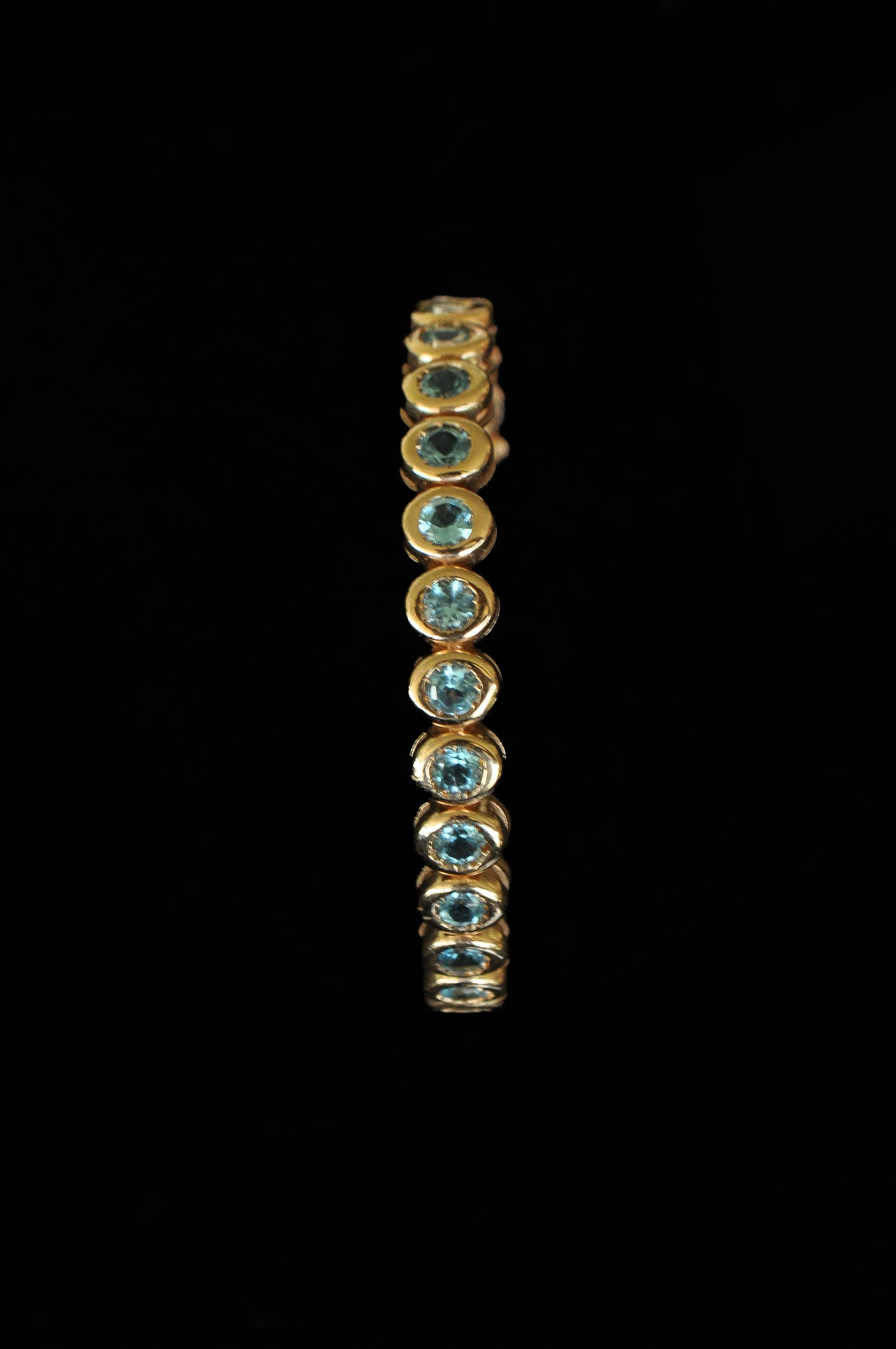 Large_Infinity_Hoops_Earrings_ONTOO_jewellery_product1.png2.jpg