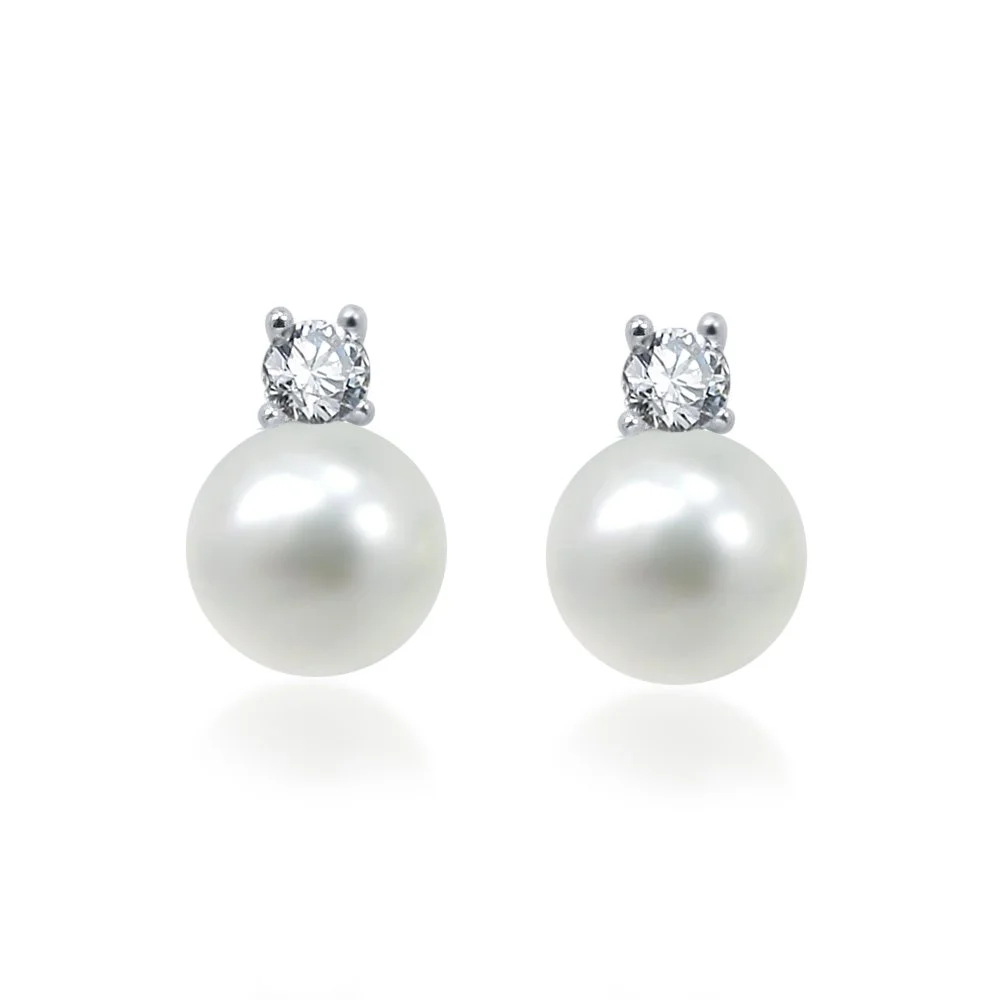 Timeless Pearl Earrings