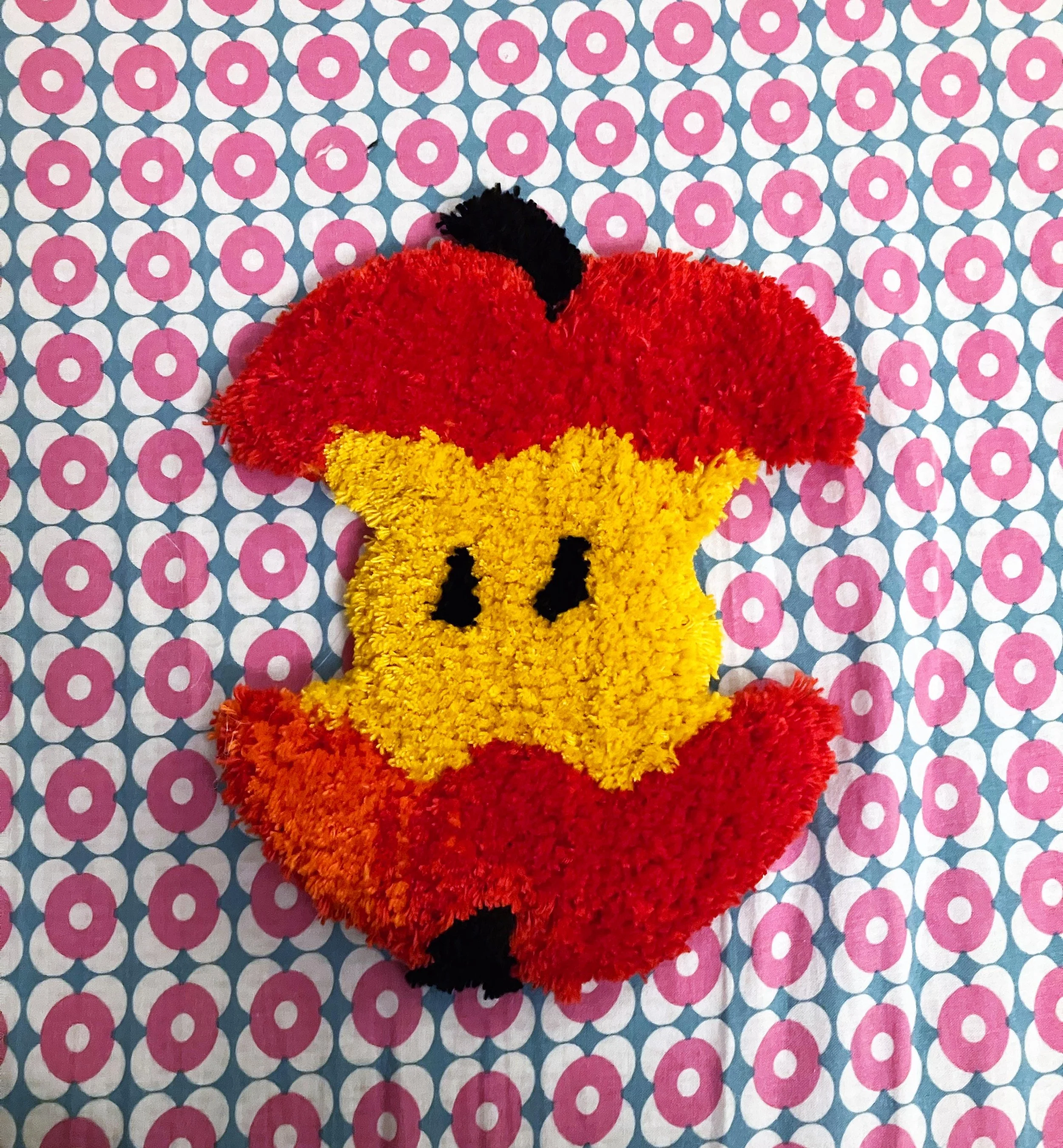Apple, tufted wall hanging, cotton yarn, 2025