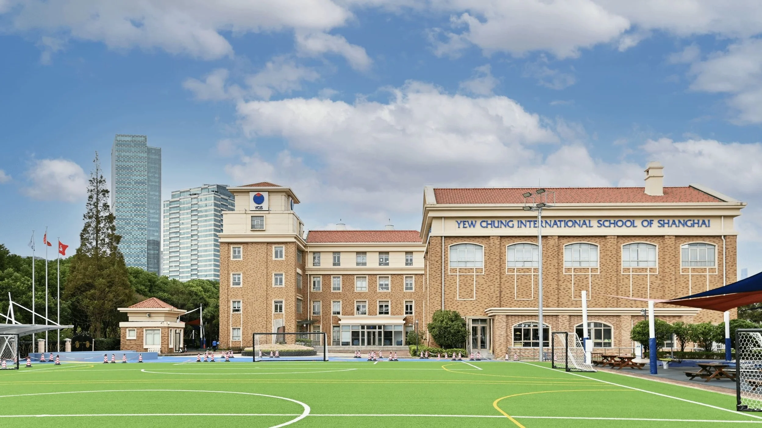 Shanghai Lujiazui International Rentals
