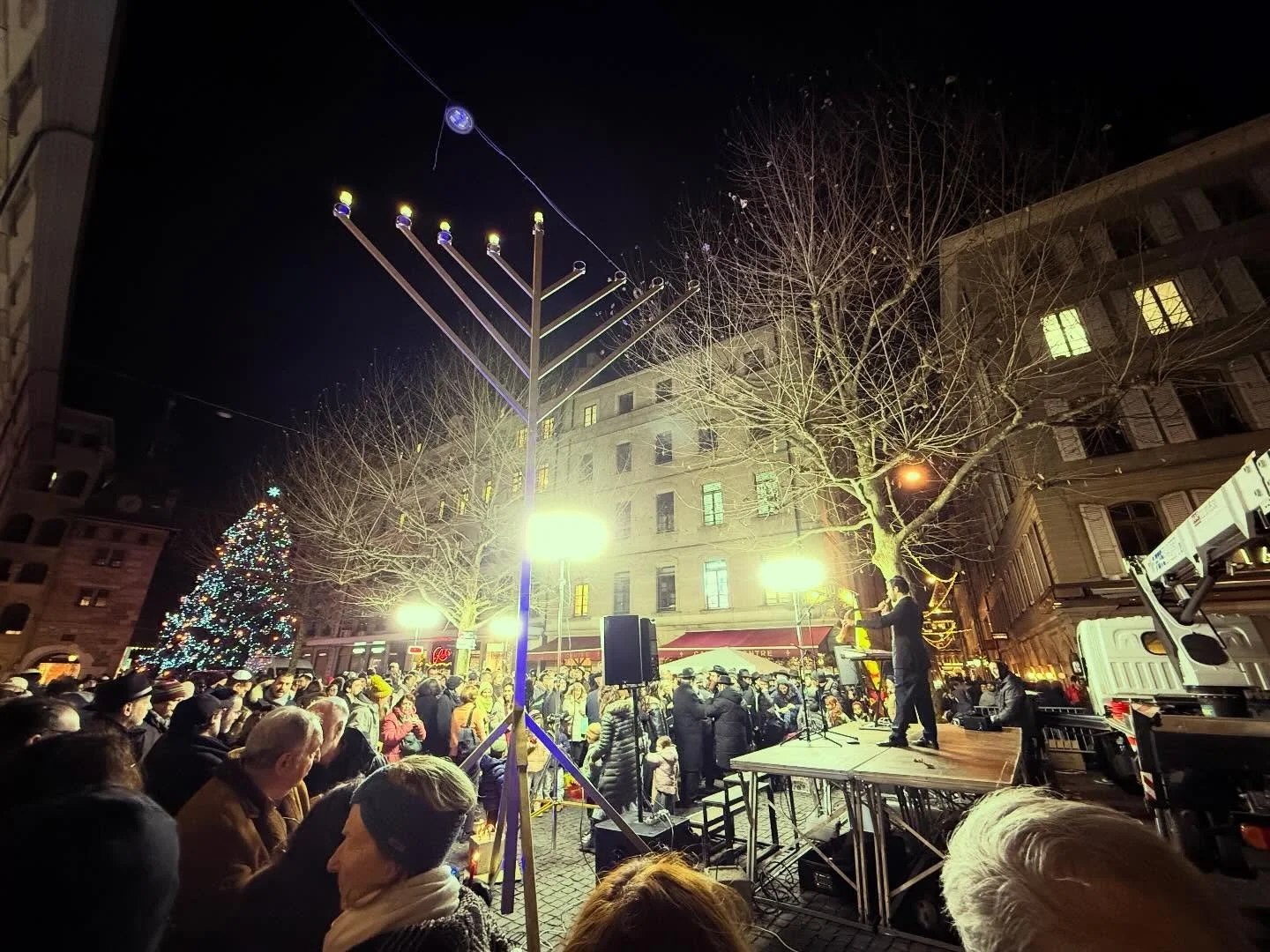 Bravo @barzemach !! Beautiful experience tonight and exceptional playing 👏 in the heart of @geneve_ville_culture @ville_de_geneve ! I&rsquo;m so moved and thinking of my fellow Australians right now. Bravo @classeekmusic for making this possible!  #