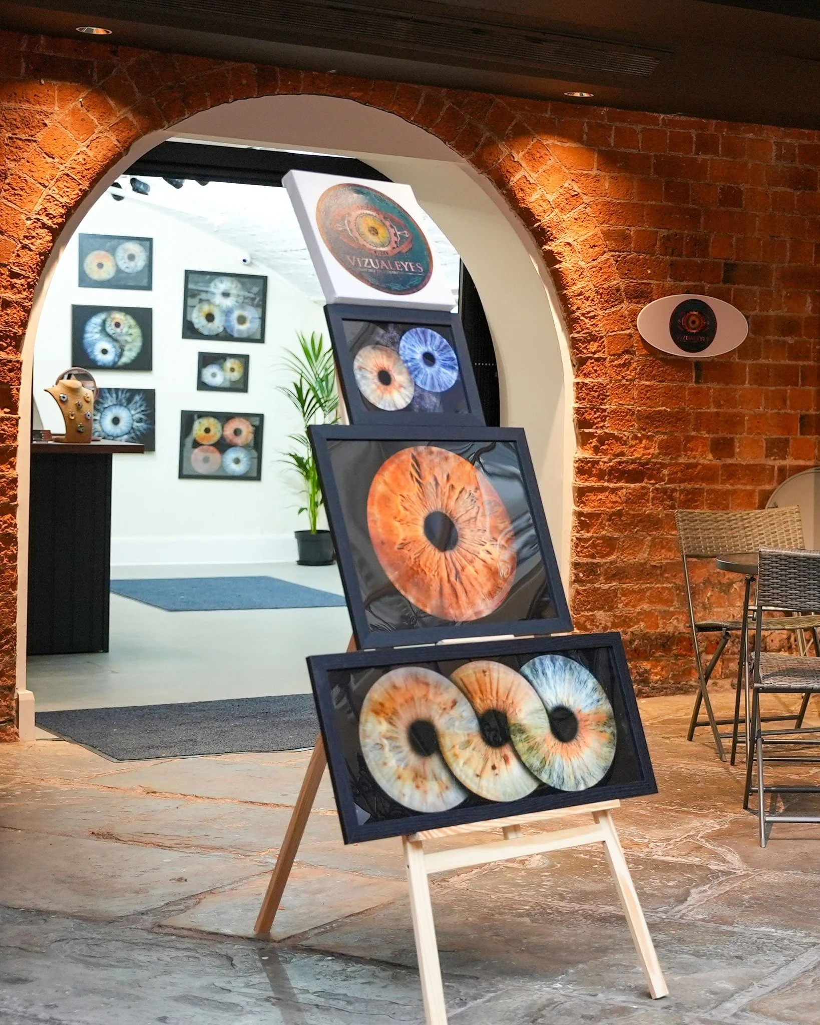 📢 Now open! Our brand new tenant @vizualeyesleeds have just opened a photography studio that specialises in capturing the beauty of your loved ones&rsquo; eyes.

🖼️ Choose from a high quality print or canvas to display your chosen design &ndash; a 