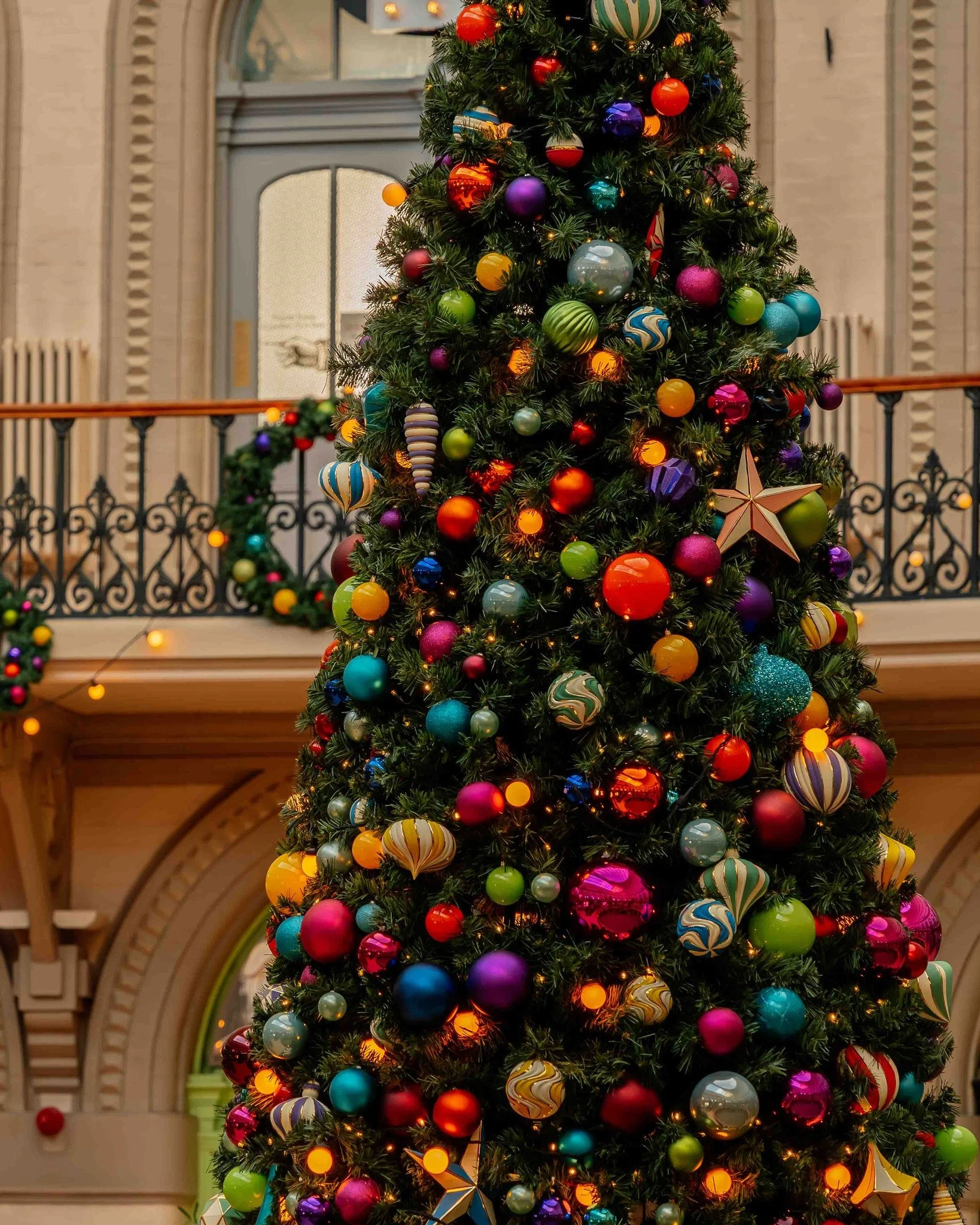 ⛄️ Allow us to present a (colourful) winter mood board for your consideration! 

☕️ Coffee and a sweet treat at @bruschetta_leeds

🎨 A spot of crafty creativity at @_studiodawn

🖼️ Stopping by the latest exhibition at @thesculpturegalleryleeds

📚B