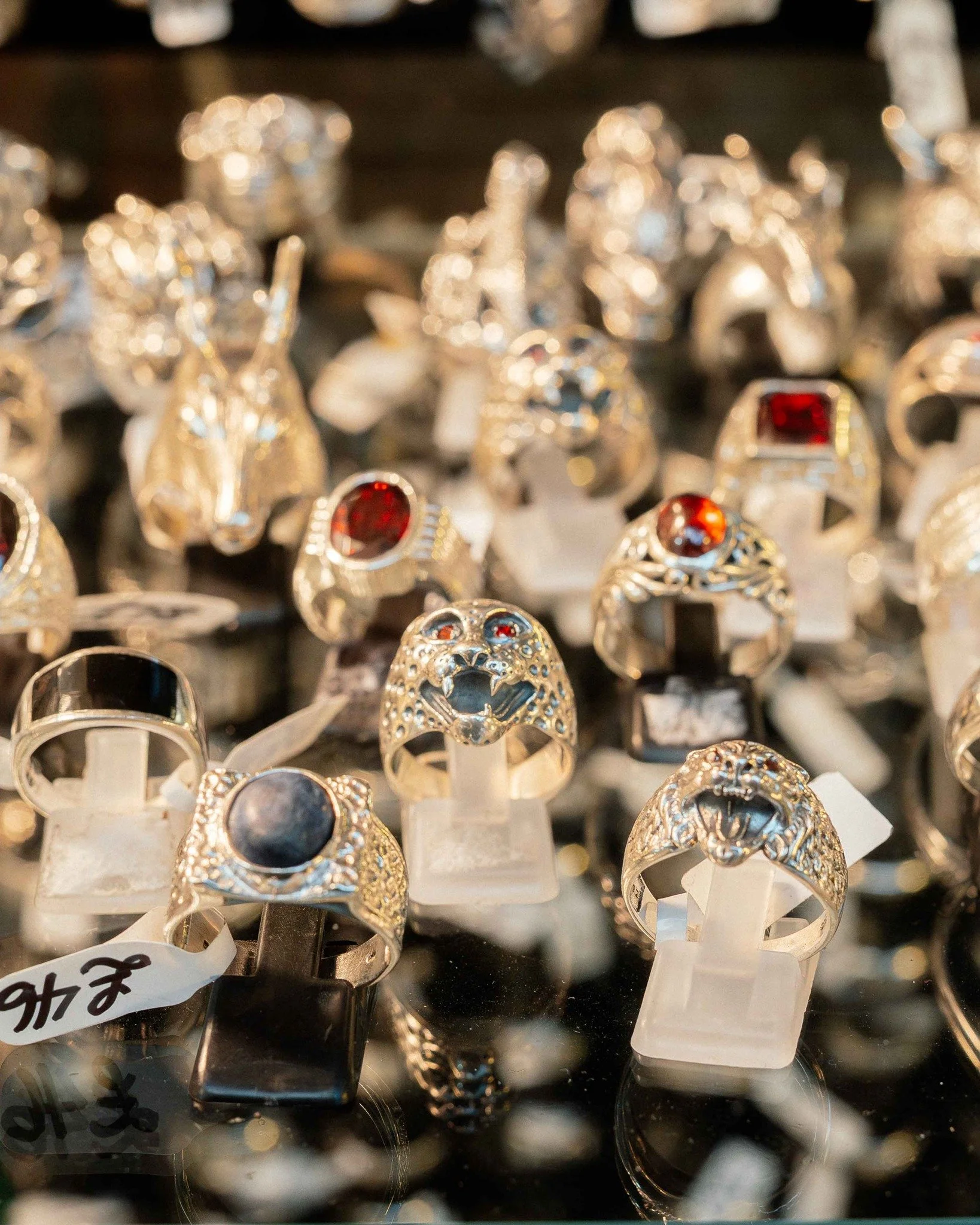 💍 Offering custom made jewellery, rare &amp; precious gemstones, repairs and engraving, Dion Smith is a jeweller with over two decades in the jewellery trade.
 
💎 This gem of a shop (excuse the pun) is the perfect spot for a unique, beautiful piece