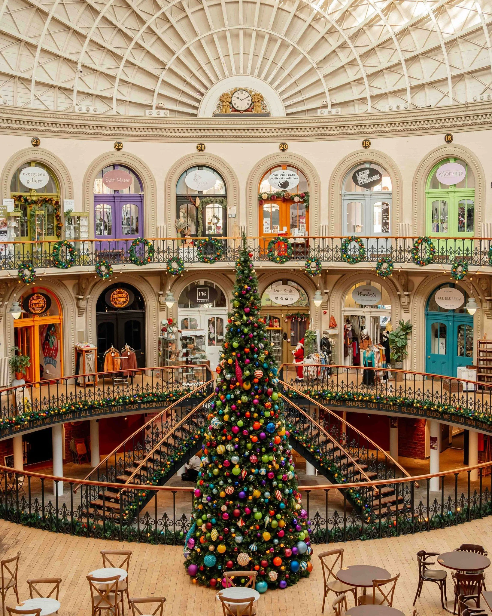 🎄✨ A gorgeous shot of the Corn Exchange in all its sparkly festive glory 📸

Come down and soak up the festive cheer for yourself!