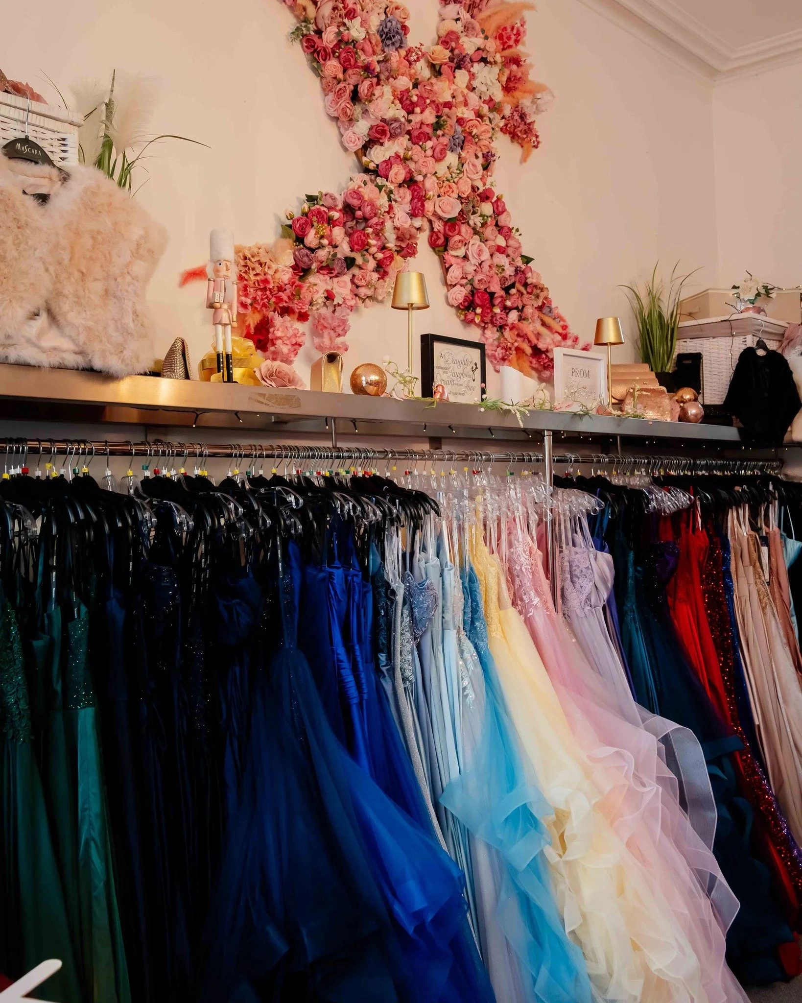 Thinking ahead to 2026 with a special event on the horizon?

👗 At gorgeous boutique @precious_proms_and_pearls, your dream dress awaits.

This shop offers a wonderful service helping you find the perfect piece for an upcoming special occasion. 

Boo