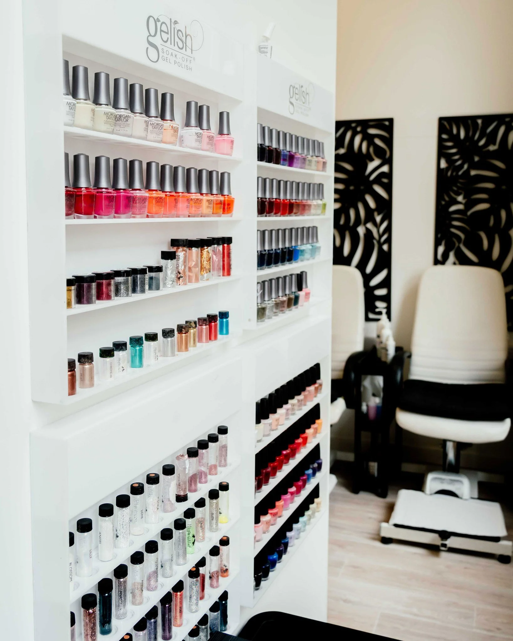 Take a moment to pamper yourself and book an appointment with @mintnailandbeauty. 

💅 Whether it&rsquo;s a fresh set of nails, a brow appointment or a relaxing pedicure, it&rsquo;s a perfect way to start off your year.