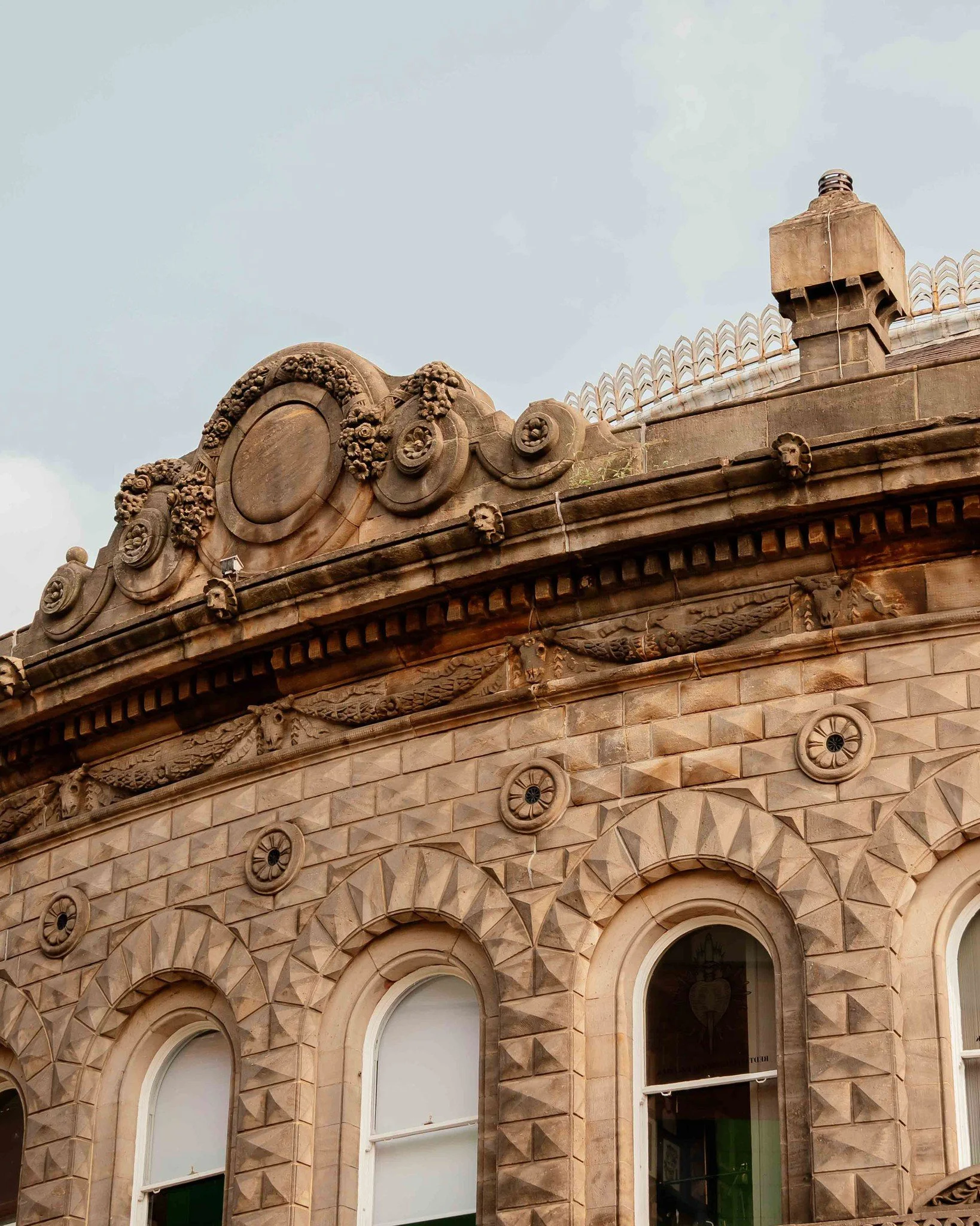 It&rsquo;s Saturday and a long weekend! 🐣🌸💛🐰

We&rsquo;re here with our boatload of gorgeous indies businesses &ndash; come and say hello!