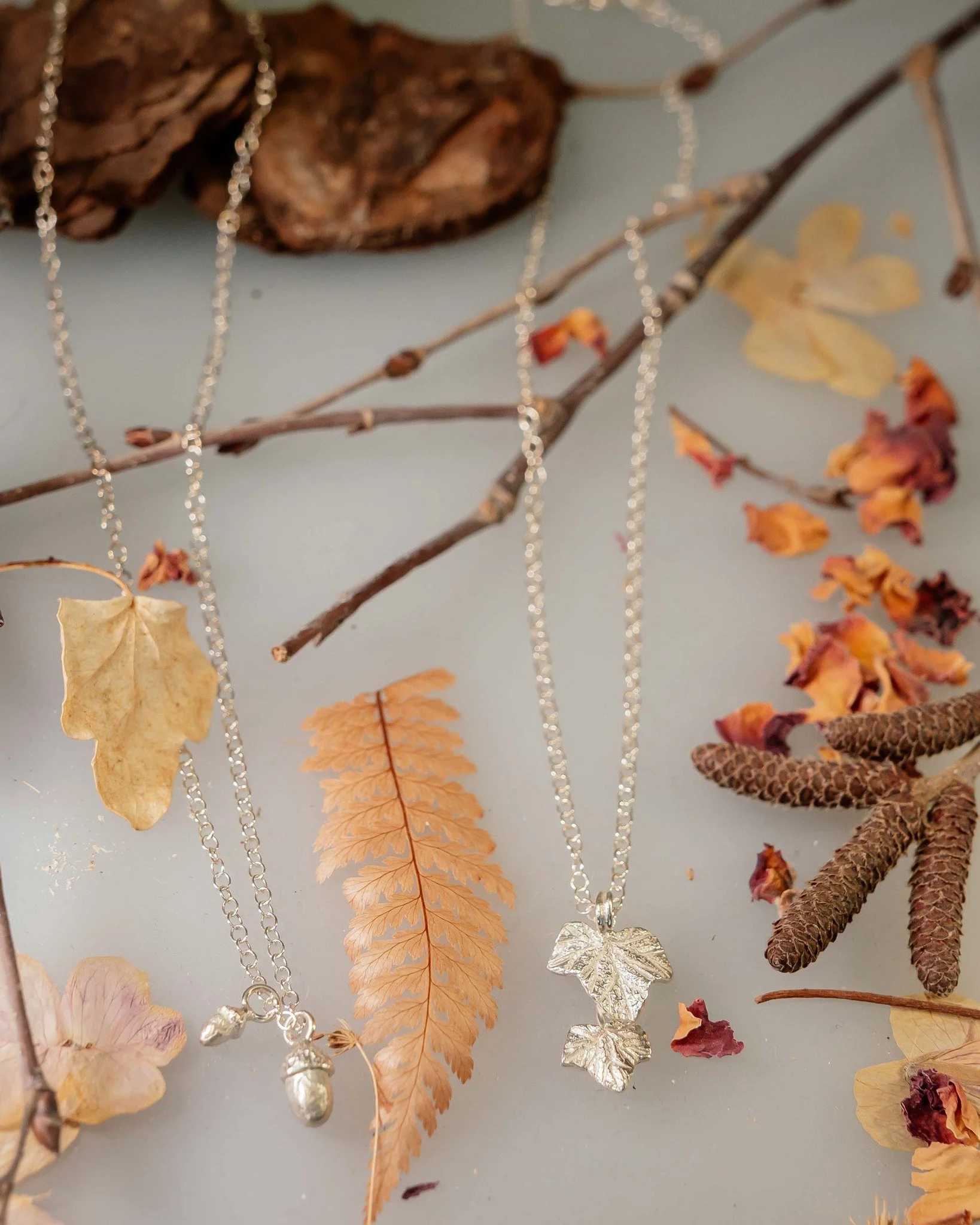 A (not-even-exhaustive) list of what&rsquo;s under our roof&hellip; 

💍 Gorgeous jewellery 
🎨  Creative activities
📒 Books and design-led stationery
💆&zwj;♀️ Wellness-focused independent businesses
🛍️ Curated vintage clothing &amp; independent f