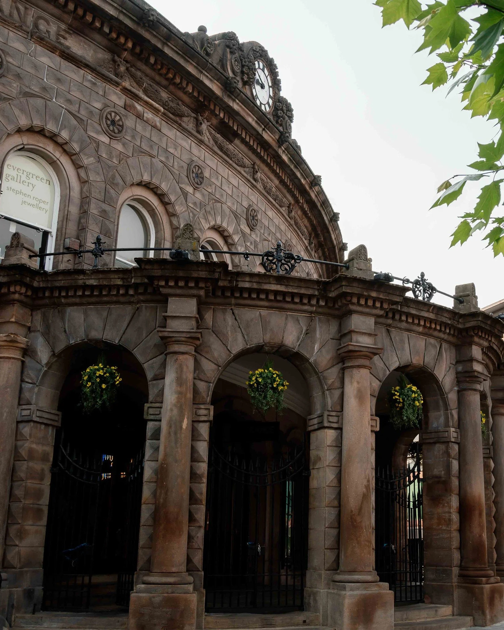 Got a spring in your step? 🌱🌼🧹🌸 Or perhaps feeling like a spring clean? 

Whether you fancy a little trip into town for a spot of shopping or are looking for some new homeware bits to spruce up your space, Leeds Corn Exchange is the place for you