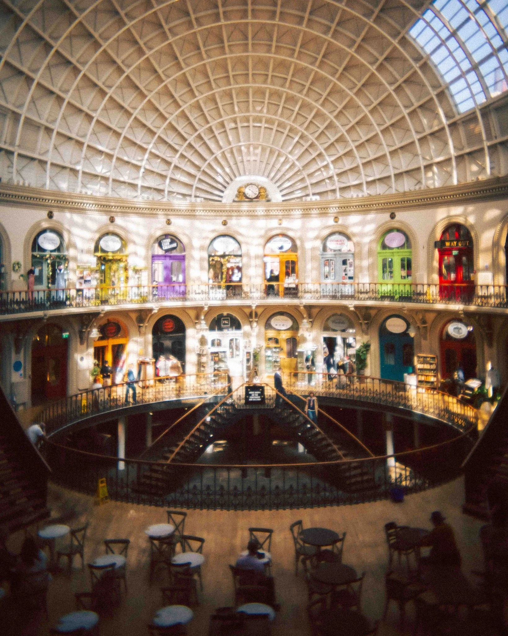 We love the soft-focused nostalgia of these shots of Leeds Corn Exchange 📸

That dappled light 🌞💛

(For the photographers, it&rsquo;s a @pocketdispo lens 🫡)