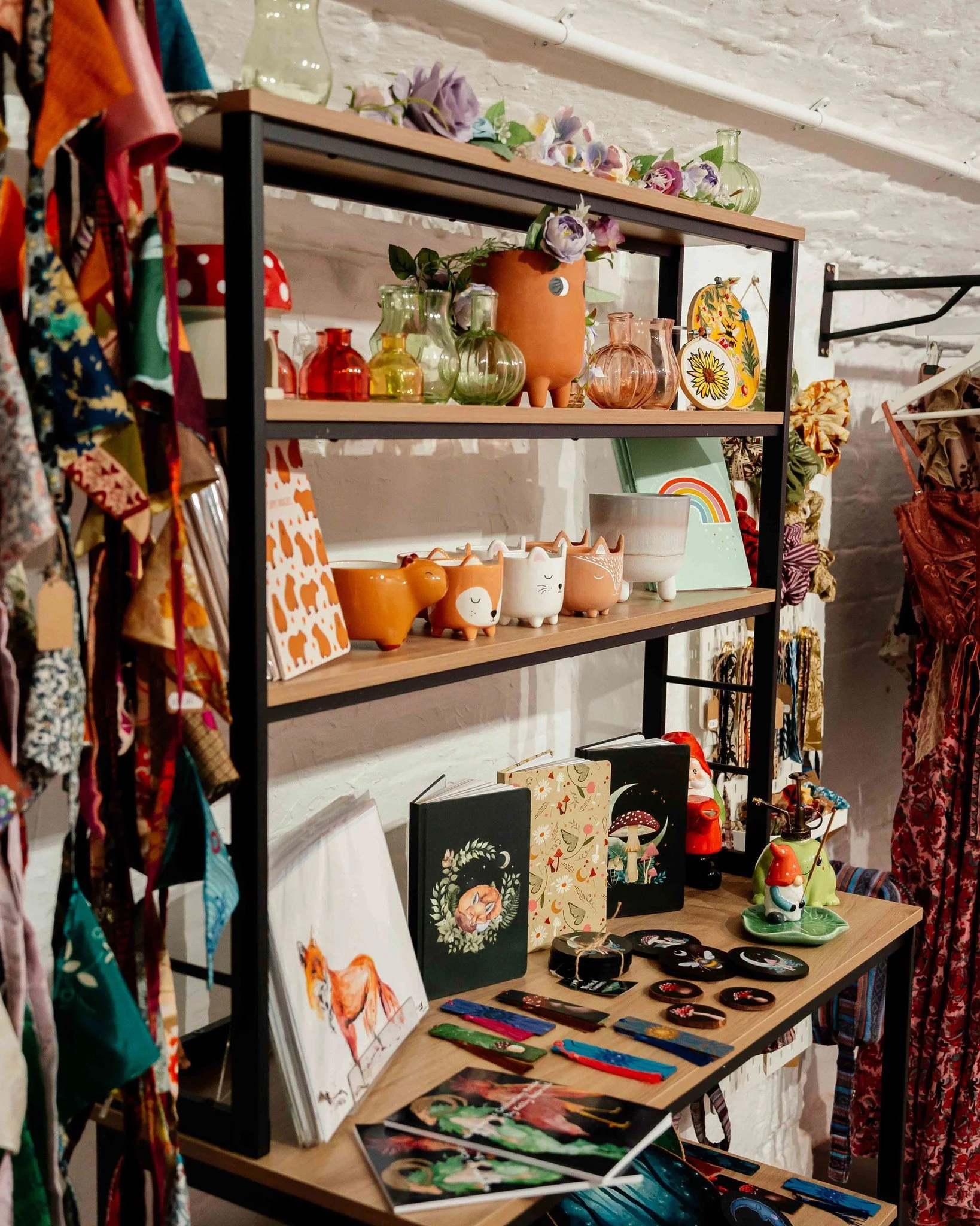 There&rsquo;s lots of newness at Leeds Corn Exchange at the moment if you&rsquo;ve not been recently&hellip; 

🌈 ⁠@fabulous.planning and their newly expanded shop plus new Creative Garden
🌷 ⁠@wildflower.leeds and their array of unique gifts, cards,