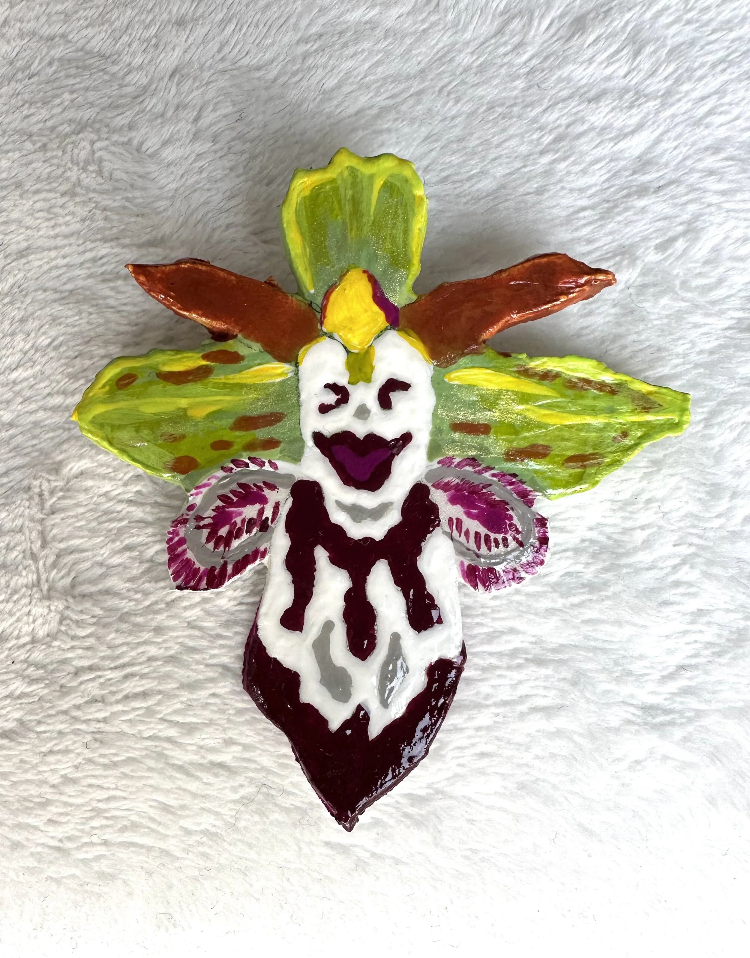 Smily Face orchid brooch