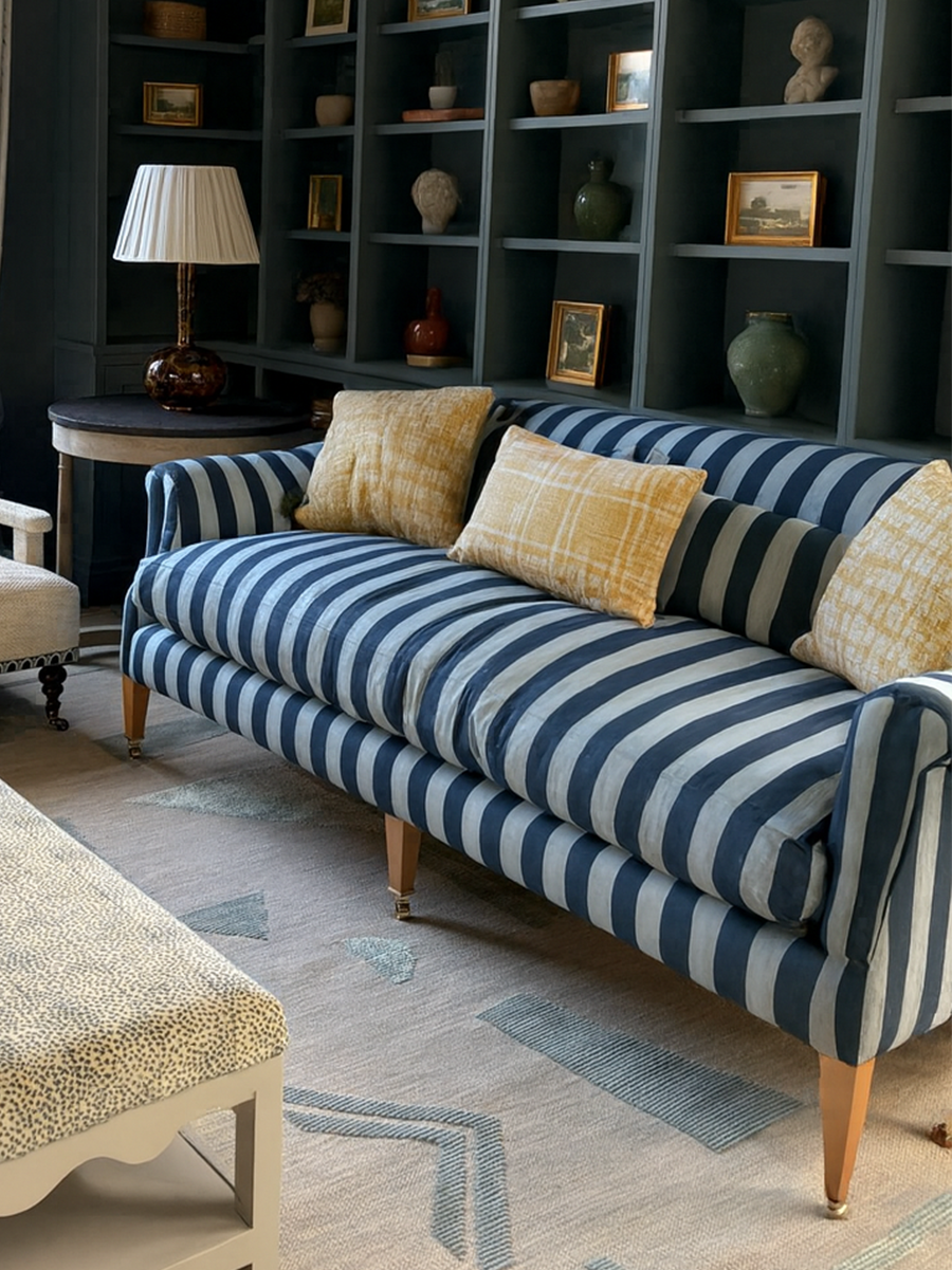 Daphne Sofa Chat GPT.png