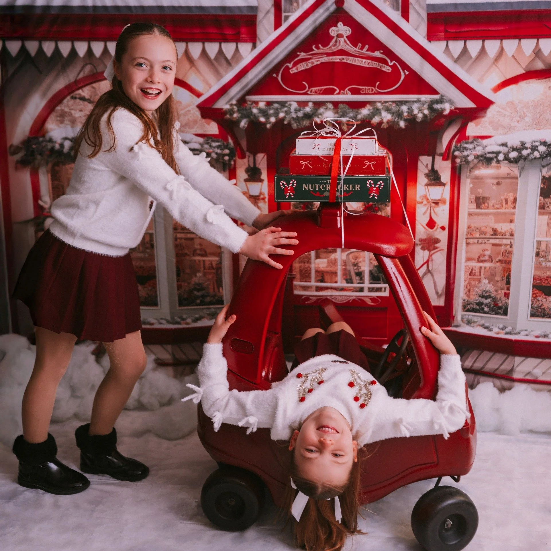 The past few weeks have been filled with sparkle, giggles, and the sweetest little moments 🎄✨💗

Photographing families for their Christmas mini sessions has been such a joy &ndash; from excited little ones in their festive outfits to parents soakin