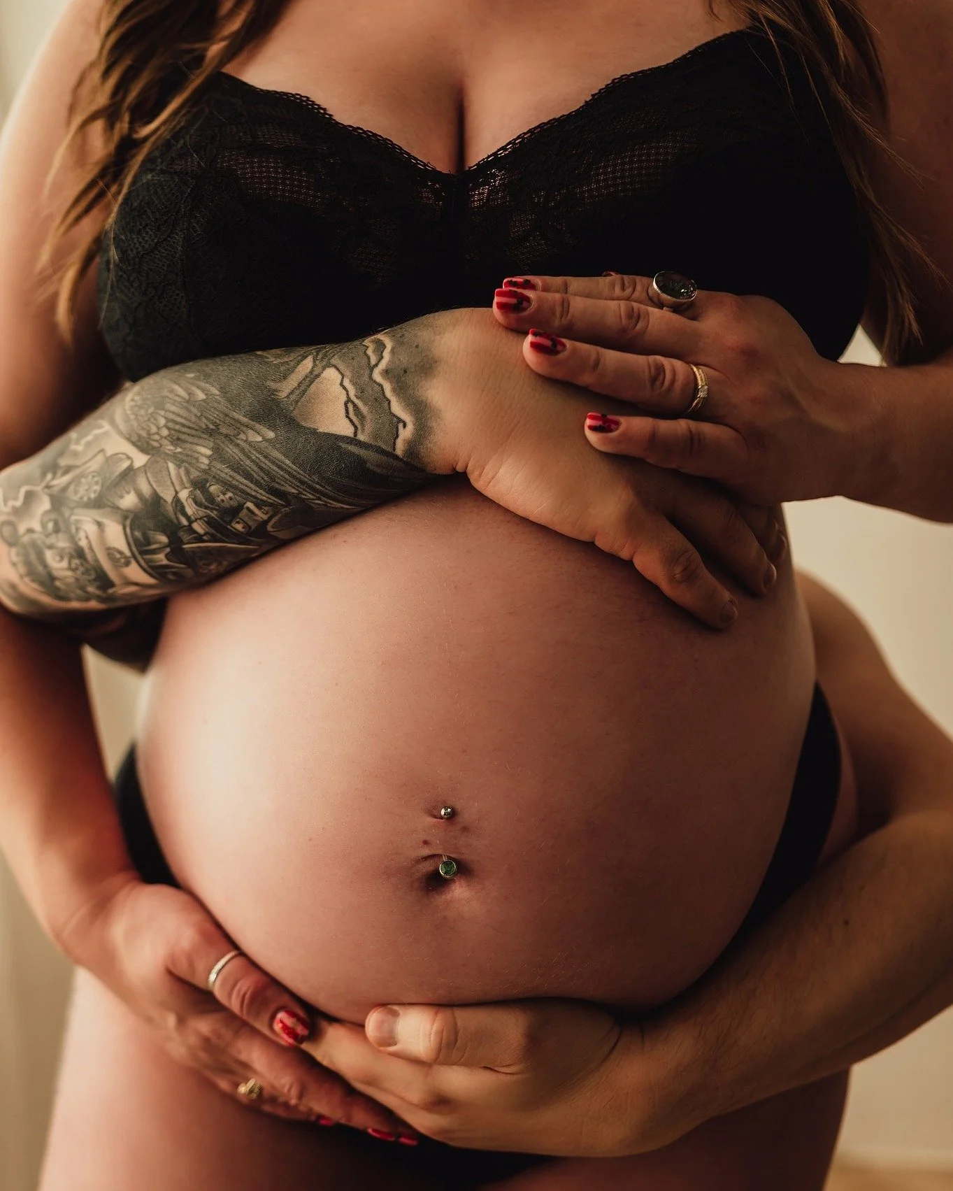There is something really special about maternity shoots &ndash; that quiet excitement, the connection, and the anticipation of what is about to come 🤎🤍🤎

I recently had the pleasure of completing a brilliant maternity session in the studio, captu
