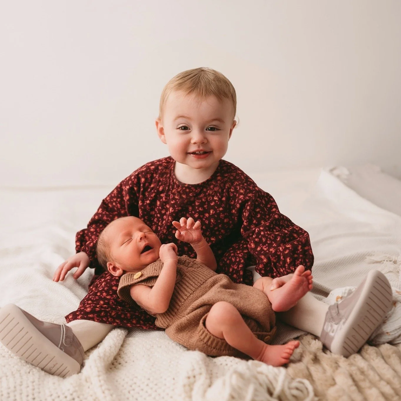 It really is super special to photograph a family when a new sibling arrives 🤍🤎🤍

That beautiful mix of excitement, curiosity and the tiniest bit of &ldquo;where do I fit now?&rdquo; energy is just magic to capture. Watching big brother or sister 