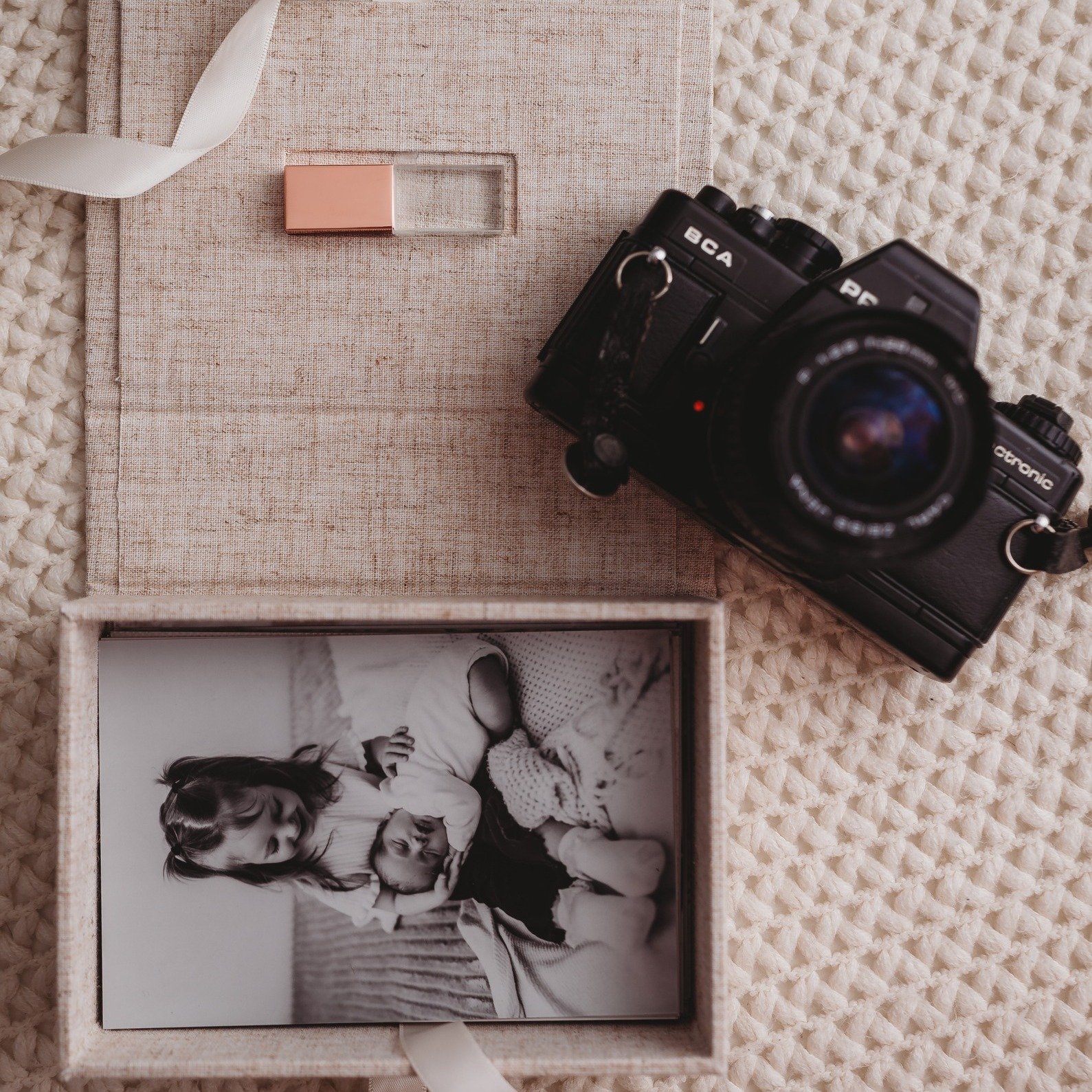 Each one of my three packages includes a personalised keepsake box with USB and prints with your 'chosen' images, perfect for storing your beautiful prints and preserving those memories for years to come.

Based in Wiltshire, I photograph families at