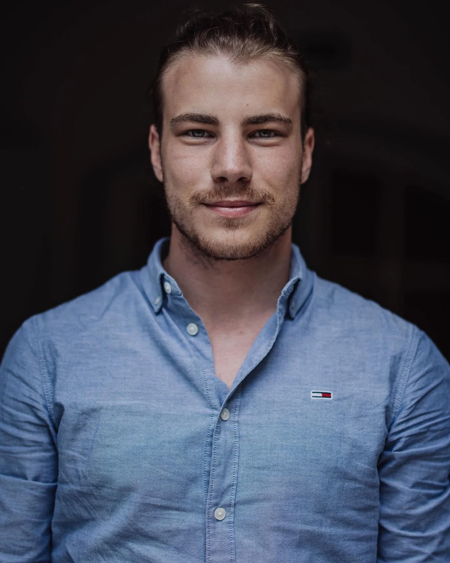 Headshot - 06.2023 📸
Photo by: @fabiansteppan_fotografie