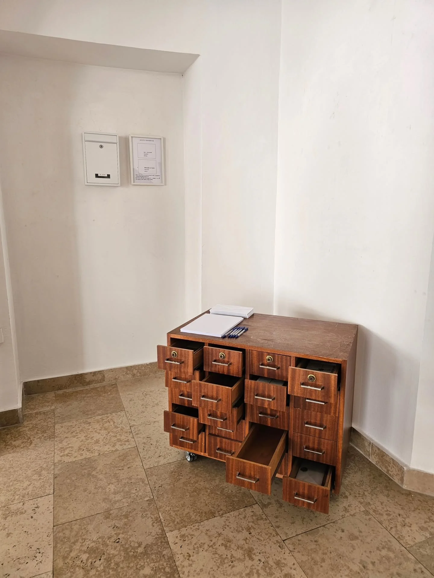X ANNI in Pula 6. - 27. 6. 2025.
&quot;...by storing our anxieties outside ourselves, we are freed, we begin again, and we grow. Write a letter! See you in ten years.&quot;