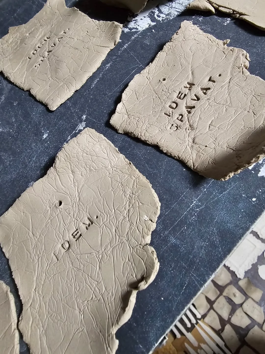 Written in Croatian: 'I am going.' 'I am going to sleep.' Now when I look at it, I laugh,  but in reality, when I first wrote it in my notebook, there was a sadder story behind it.

#artinstallations #artinprocess #letterstomyself #clay #ceramic