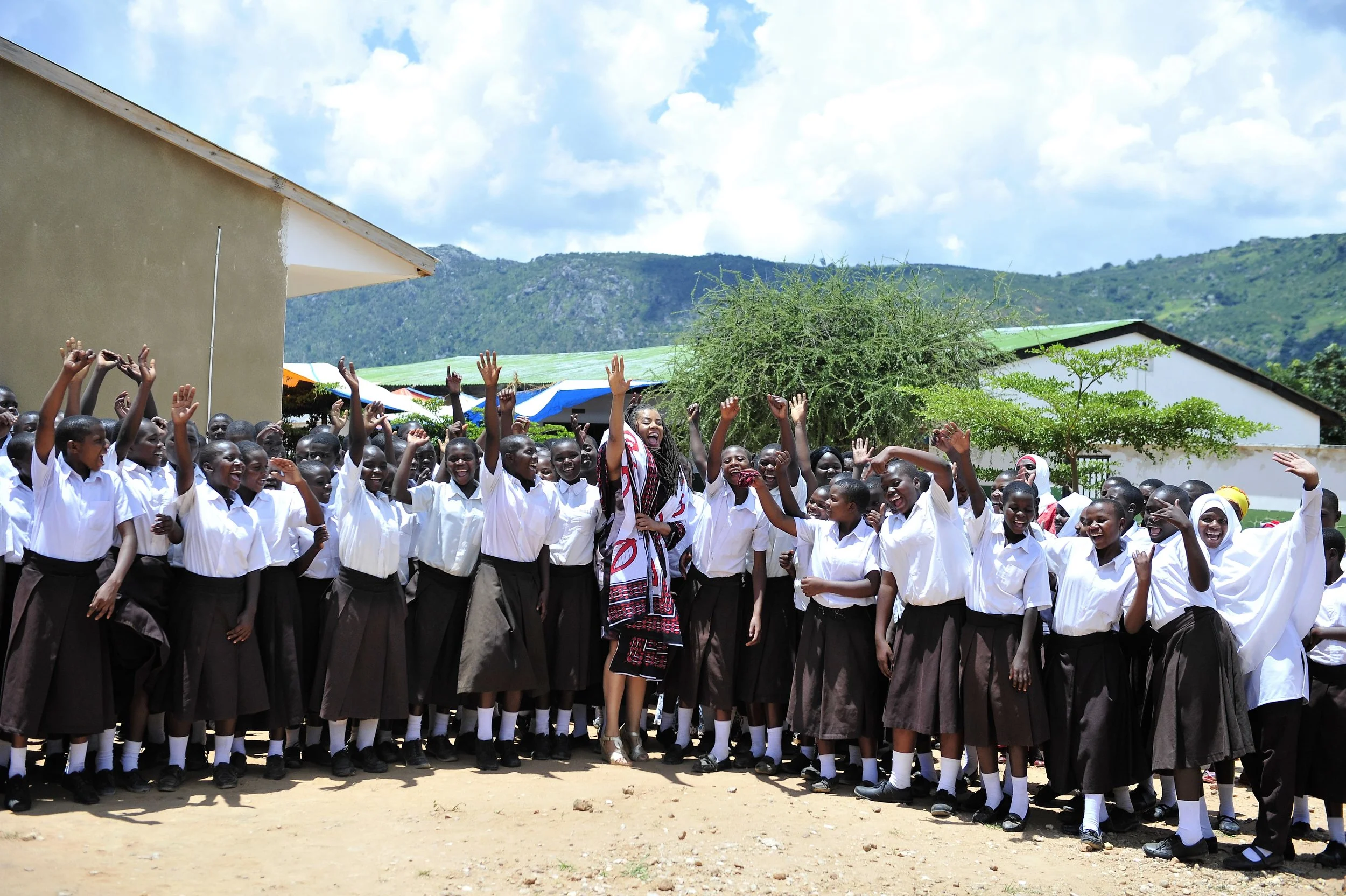 Dr. Avis Jones-DeWeever, Global US Embassies Speaker, visits Lyra 