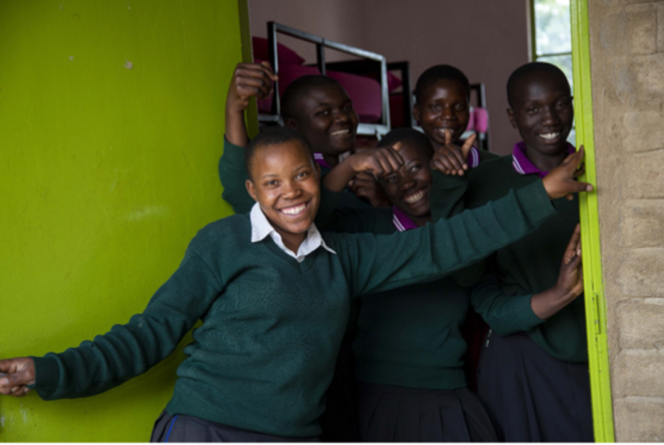 Walk to School – A Journey Through Rural Tanzania with Lyra