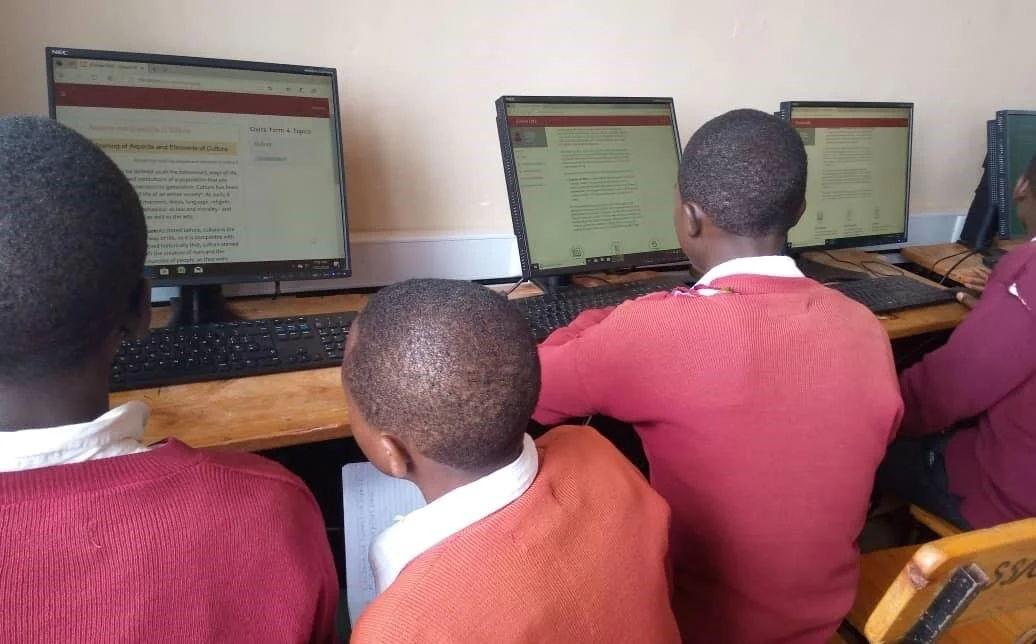 LMS Lulanzi students at computerlab 2020.jpg